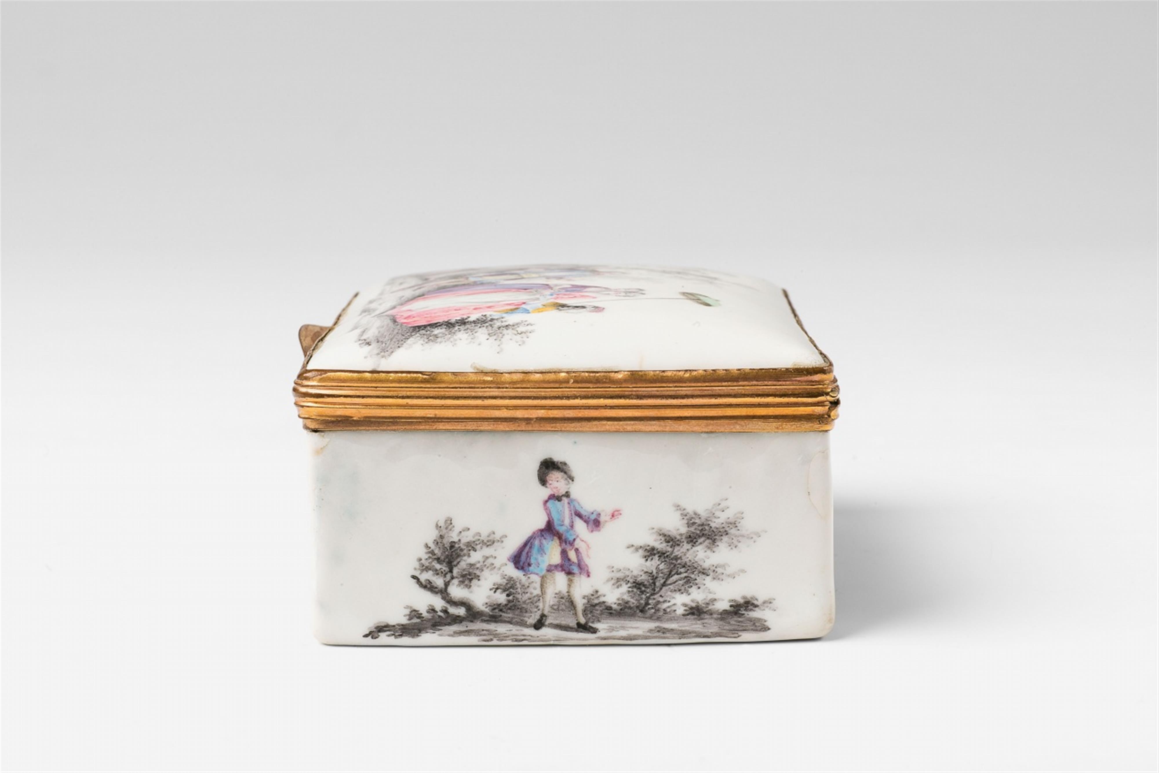 An enamel snuff box with courtship scenes - image-5