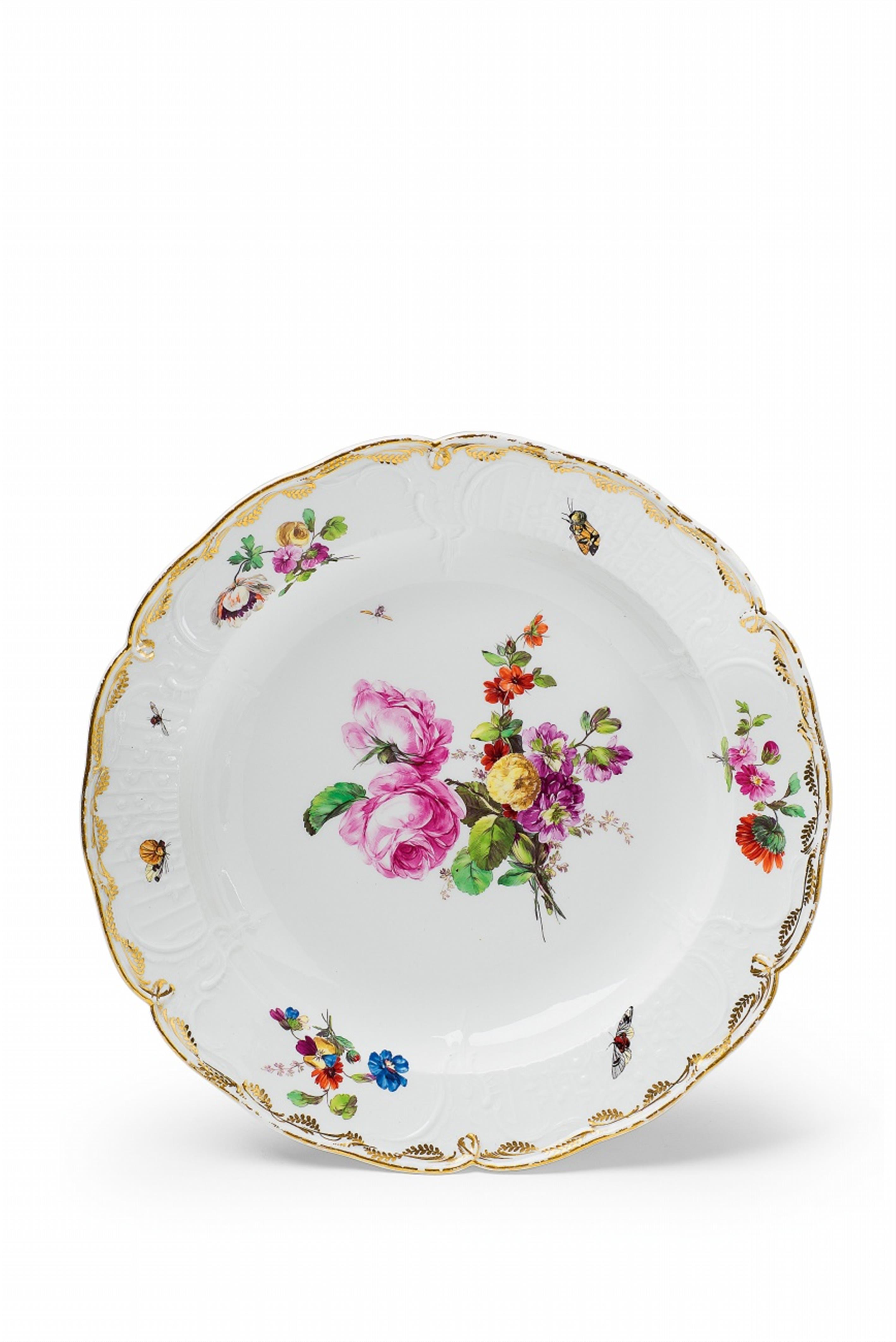 A round Berlin KPM porcelain platter from the dinner service for the Berliner Stadtschloss - image-1