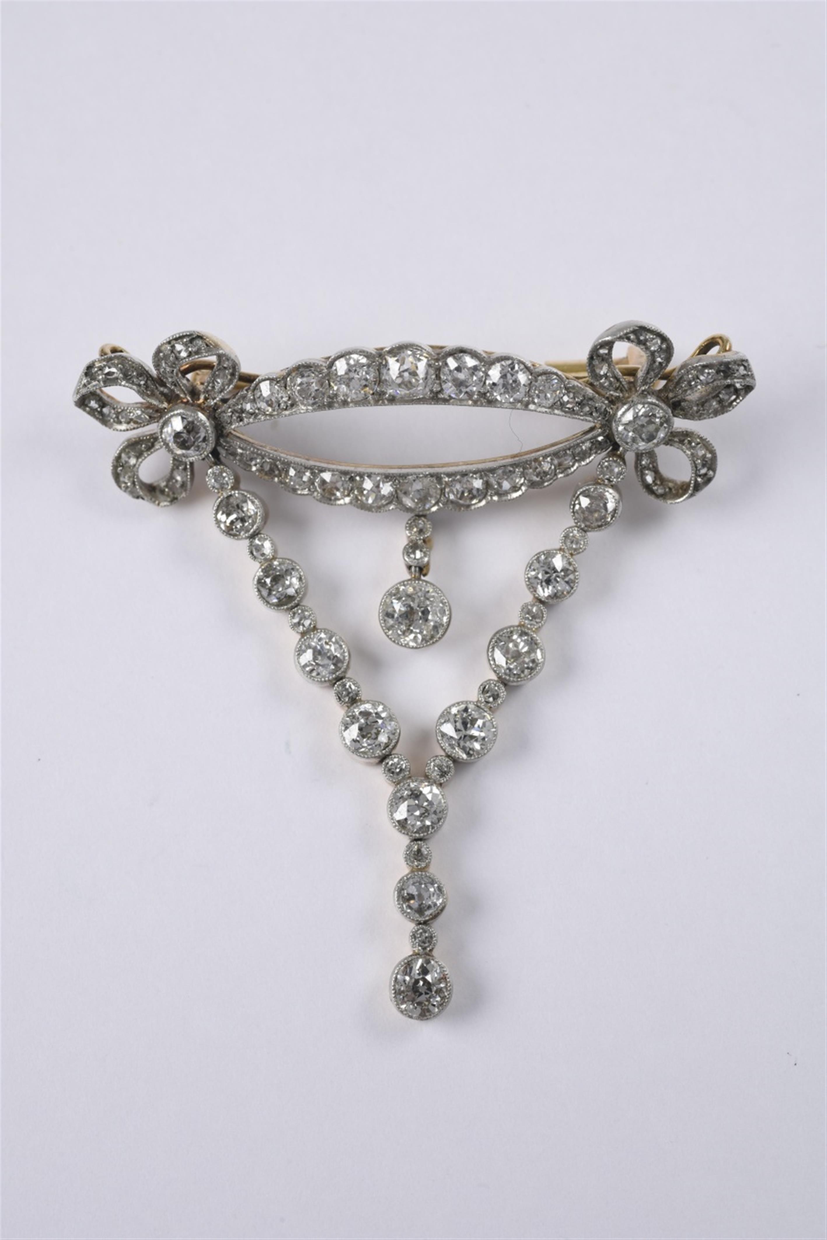 A Belle Epoque platinum and diamond brooch - image-1