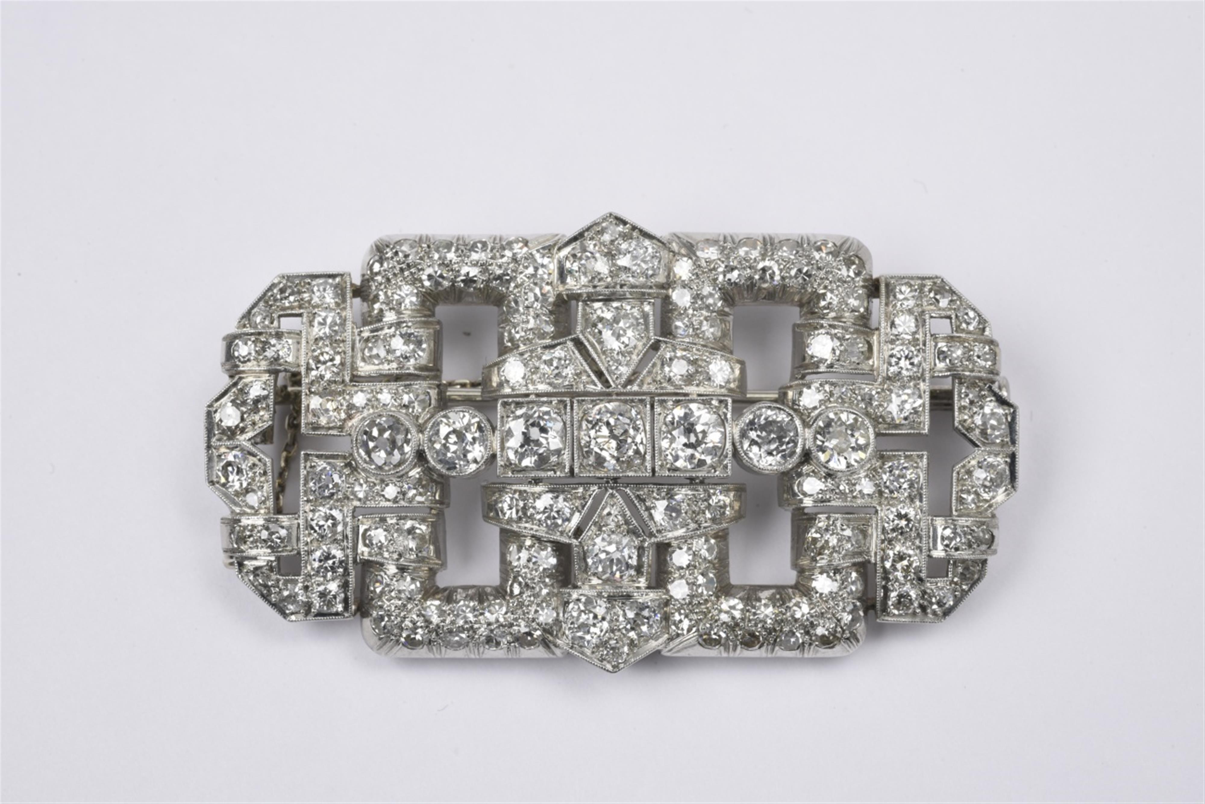 An Art Déco platinum and diamond brooch - image-1