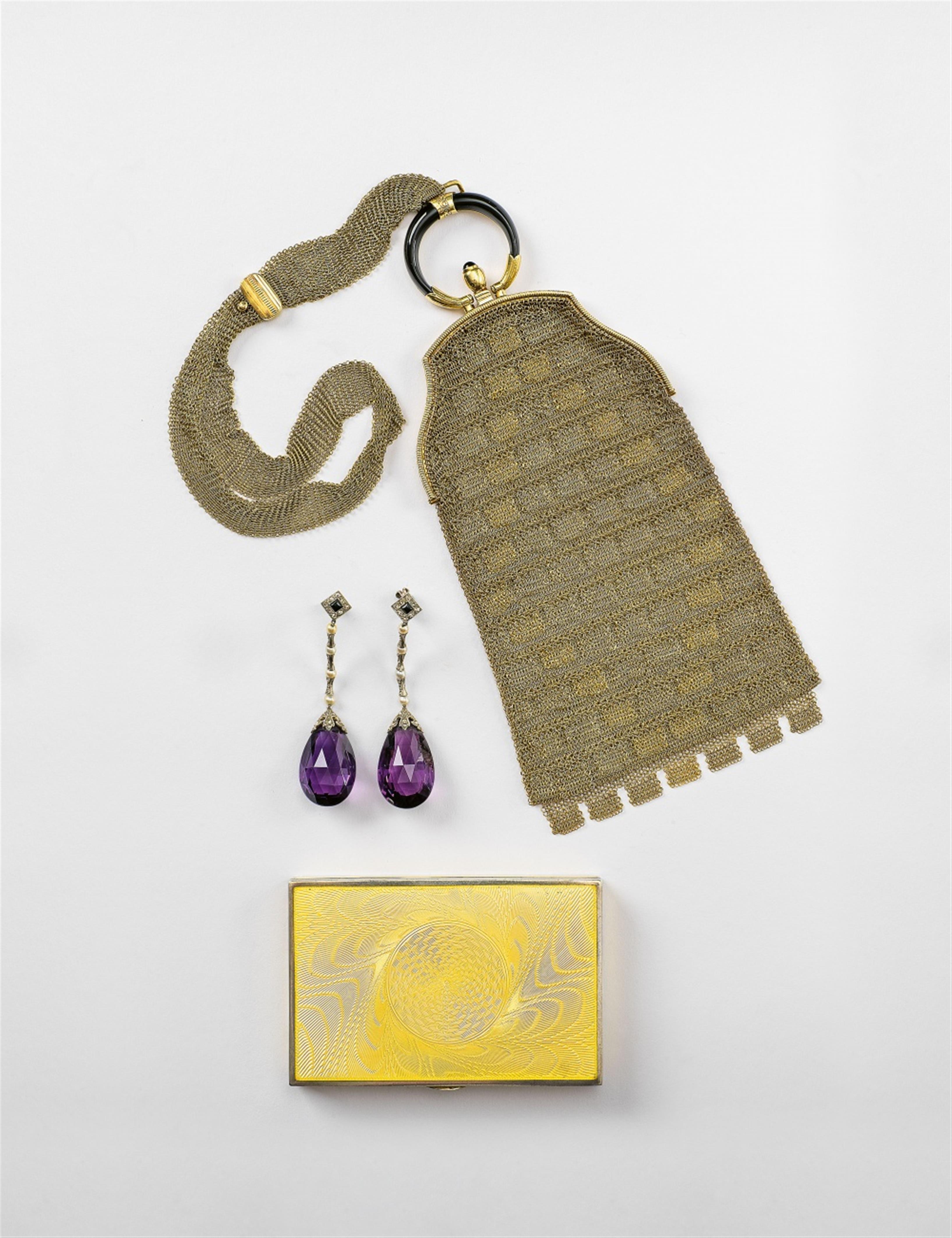 An Art Deco 14k gold evening bag - image-2