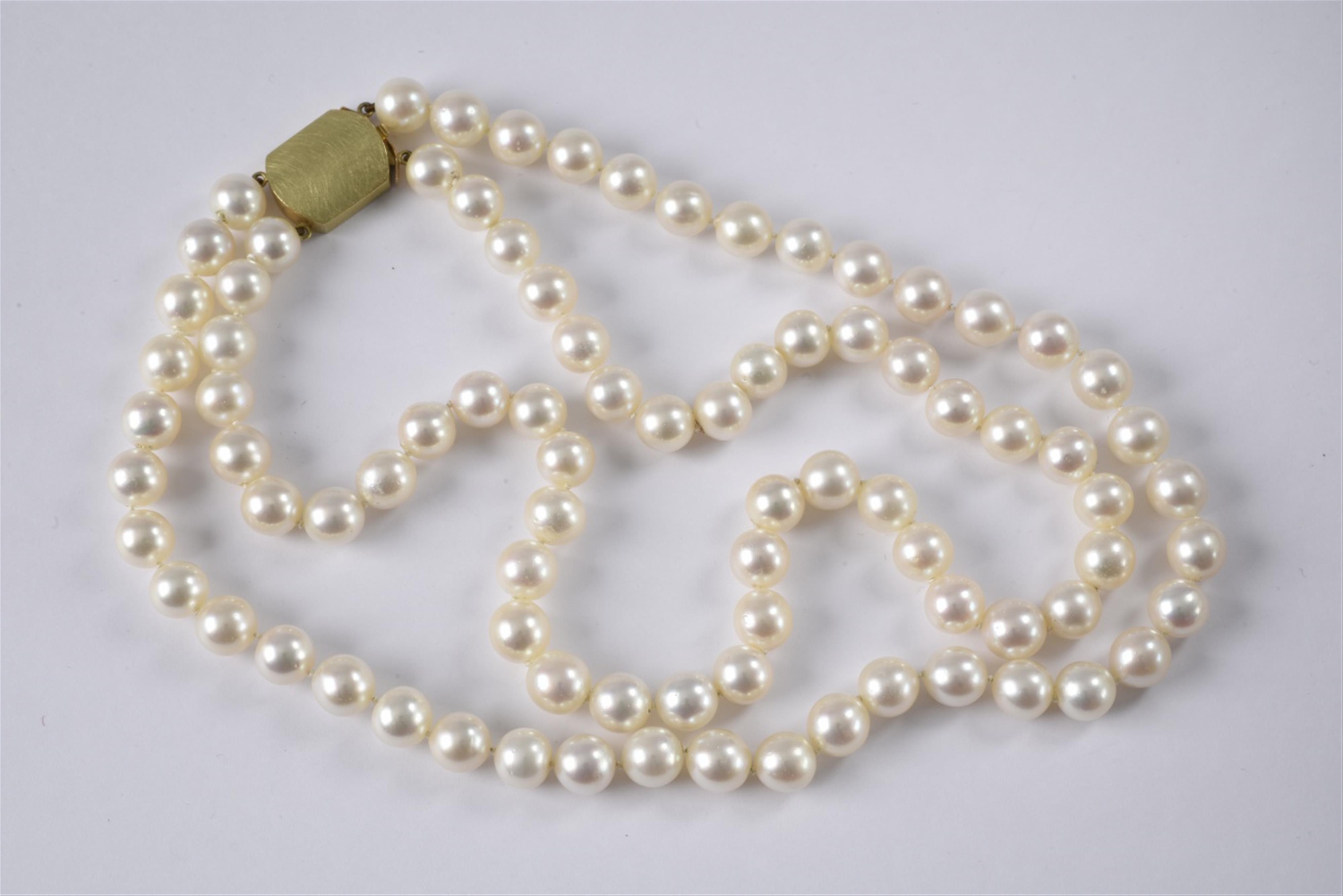 An 18k gold and pearl collier - image-1