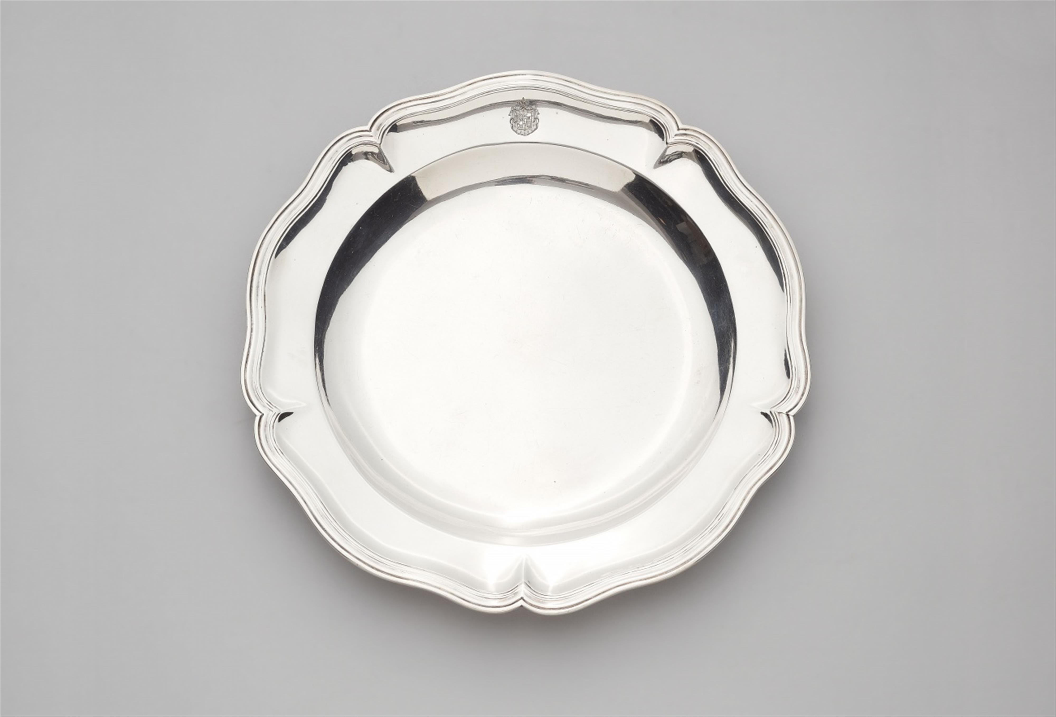 An Augsburg silver platter - image-1