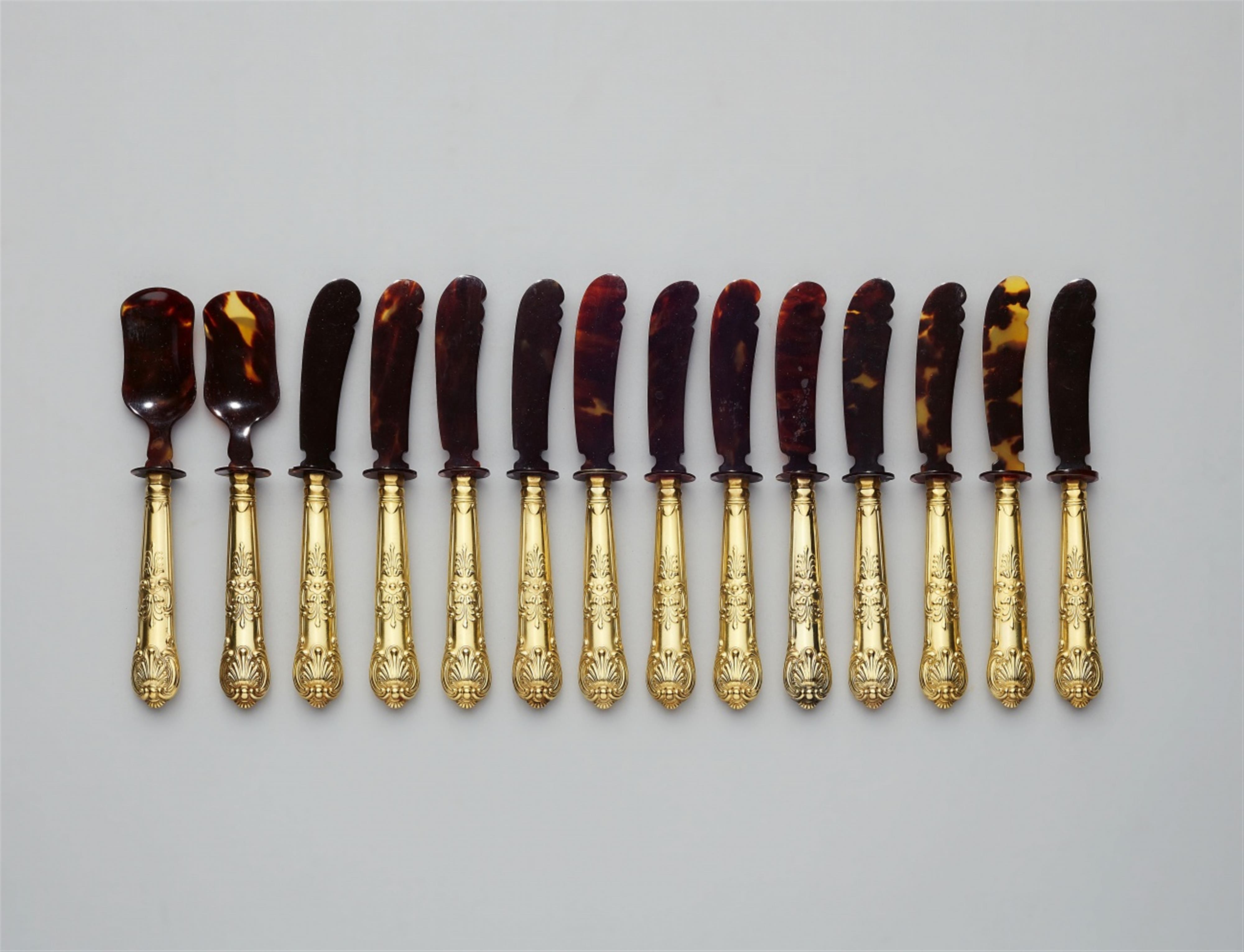 A vermeil and tortoiseshell caviar cutlery set - image-2