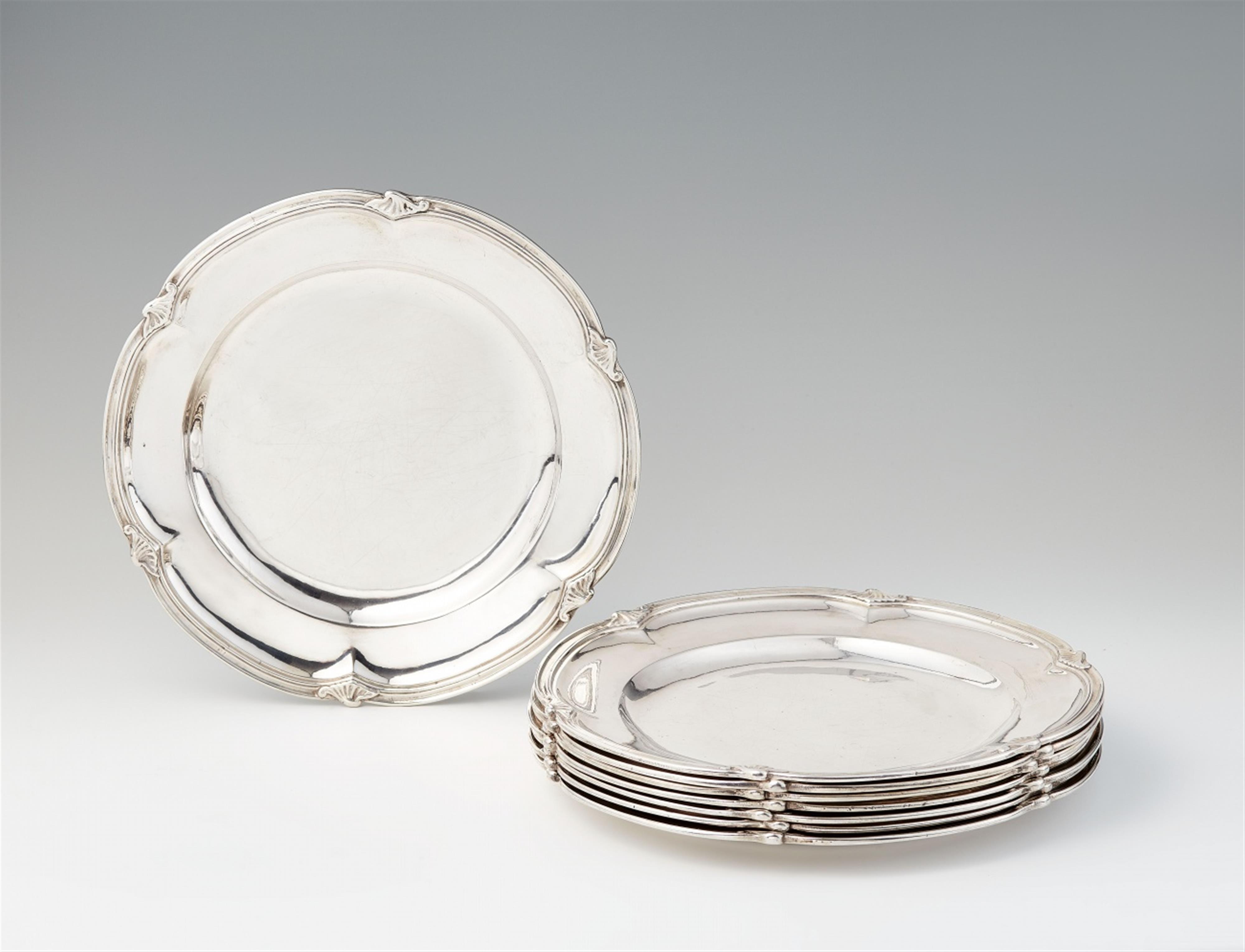 Eight Vienna silver plates - image-1