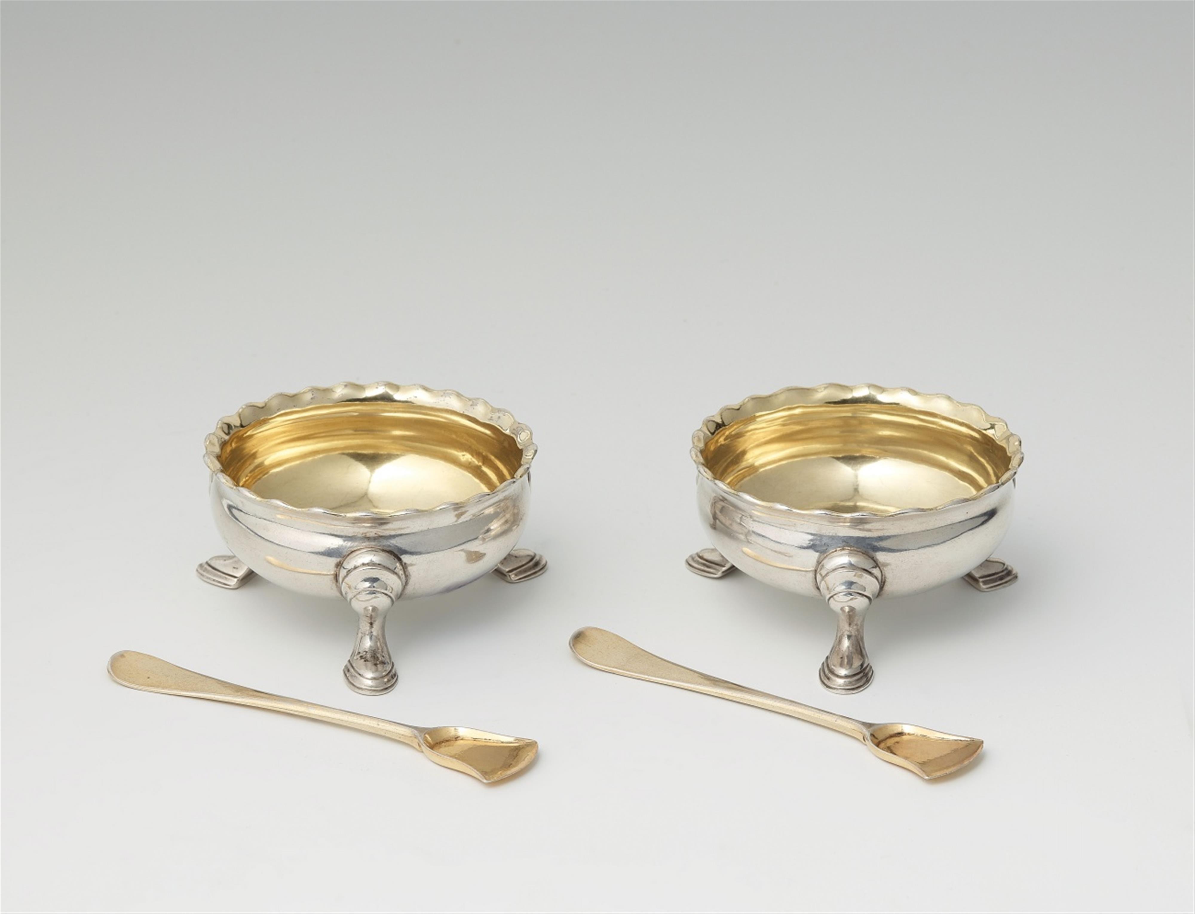 A pair of Estonian silver gilt salts - image-1