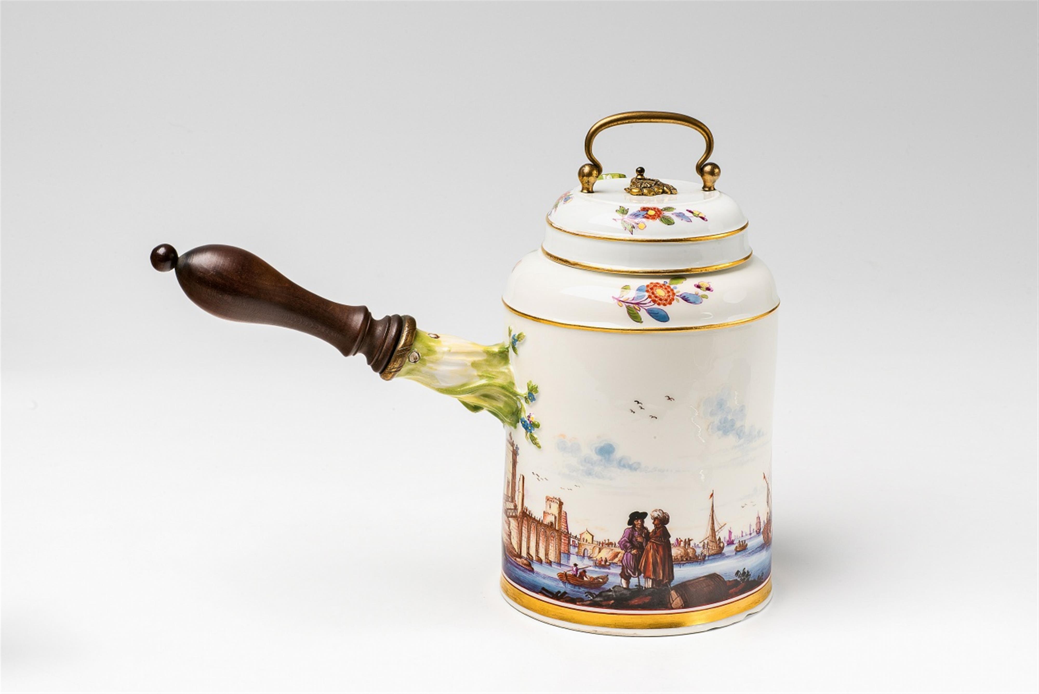 A Meissen porcelain chocolate pot with "kauffahrtei" scenes - image-5