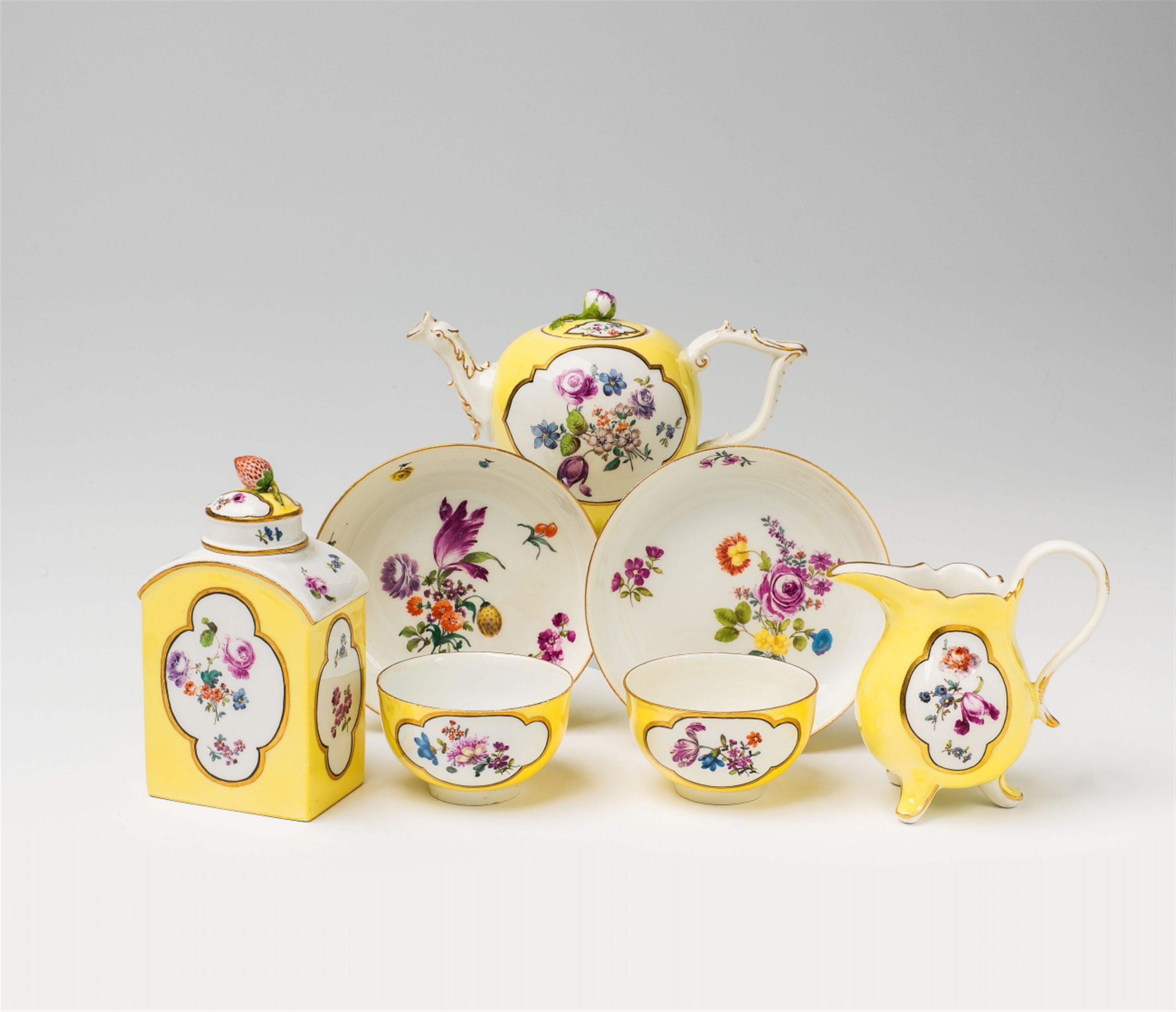 A Meissen porcelain tea service with lemon yellow ground - image-1