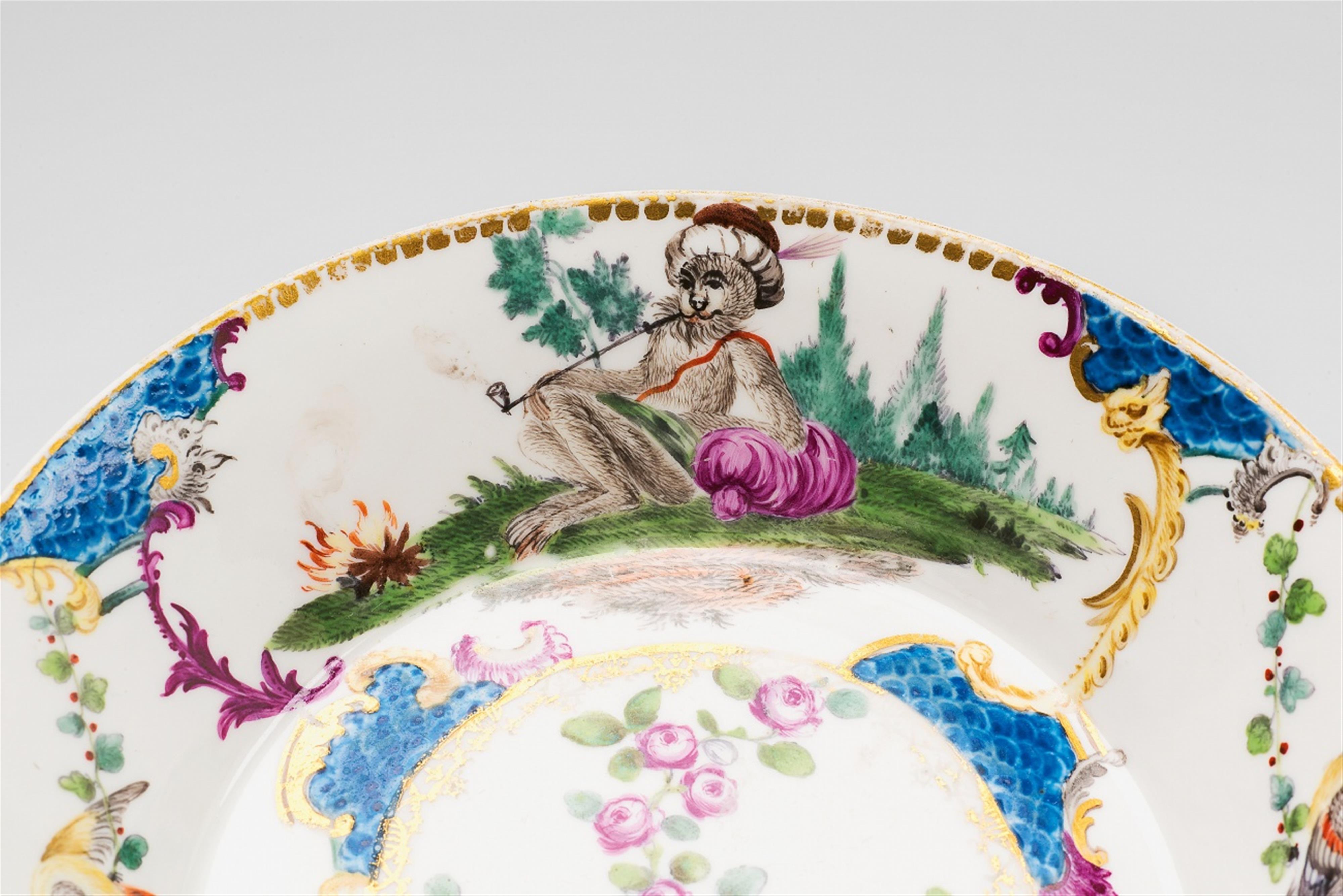A rare Meissen porcelain cup with a monkey - image-3