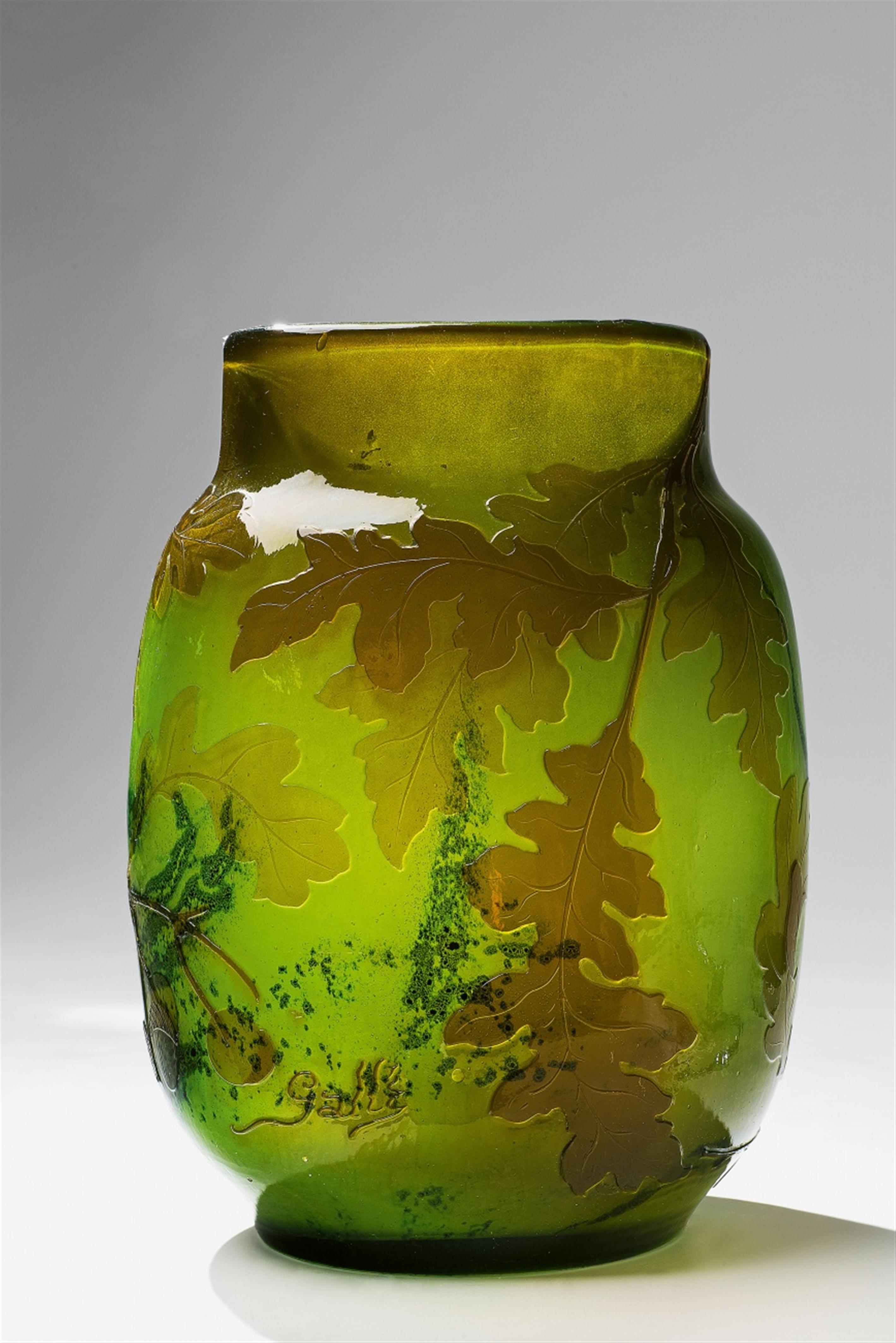 A Gallé cameo glass vase with oakleaf decor - image-1