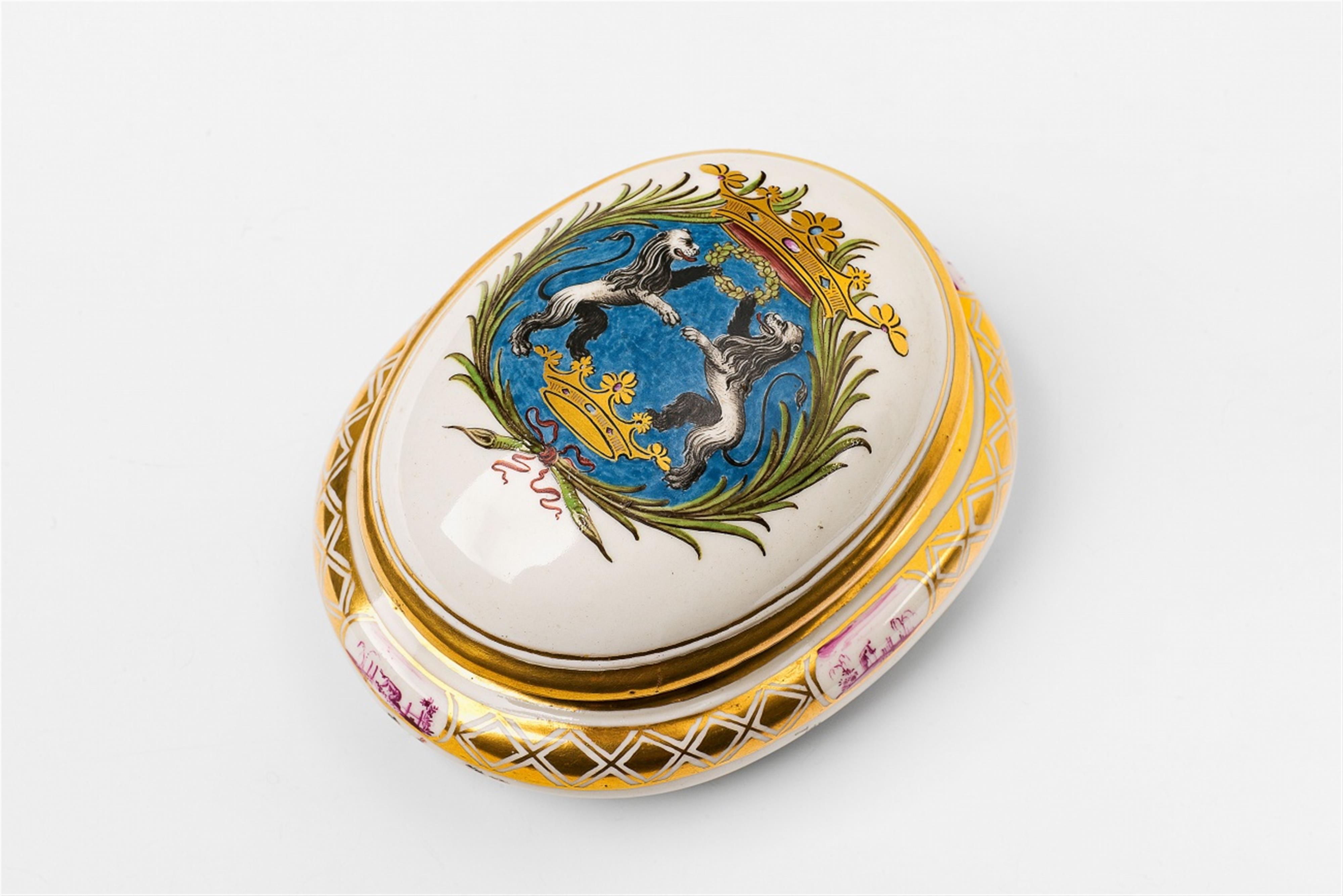 A Meissen porcelain sugar box with rare heraldic decor - image-3
