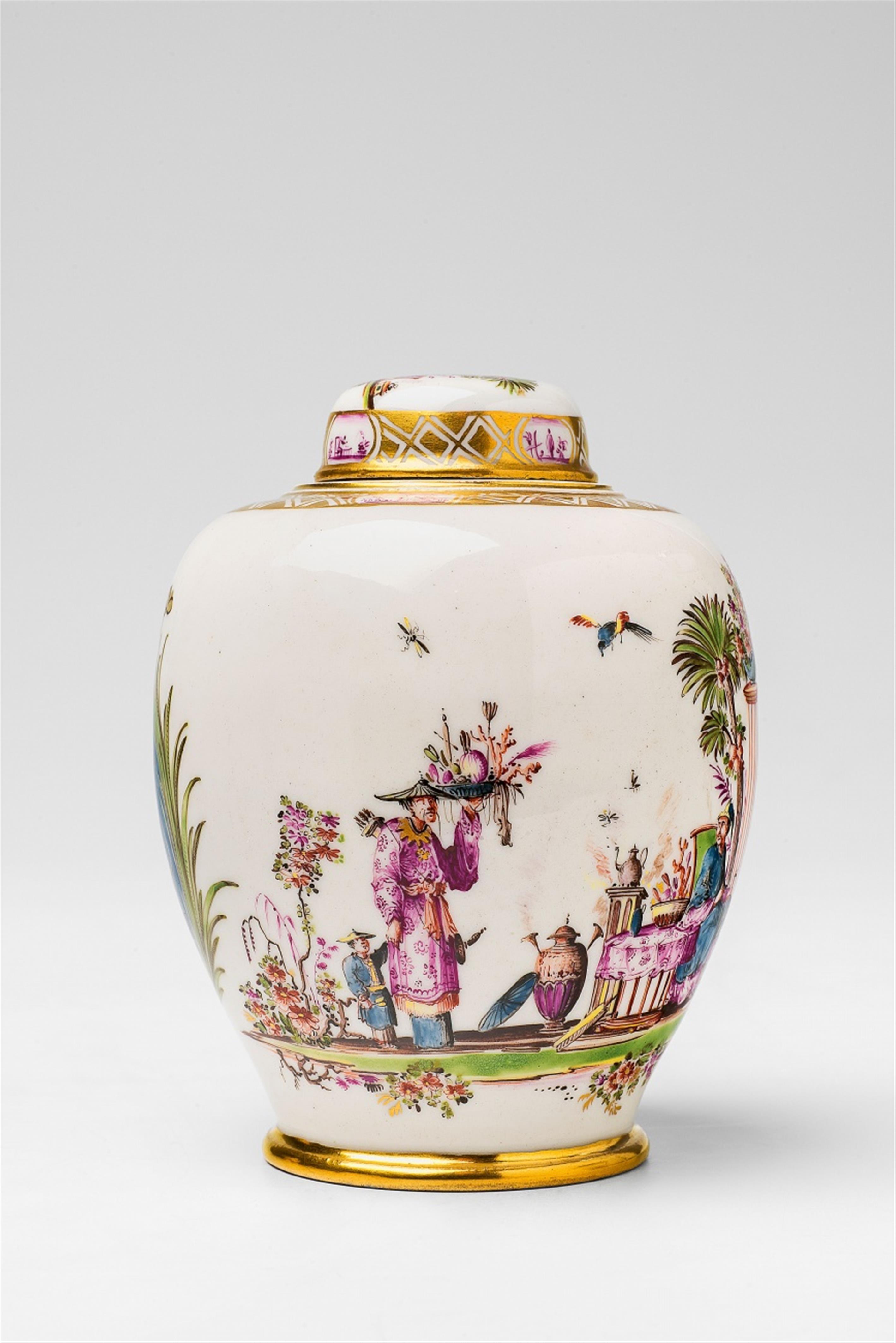A Meissen porcelain tea caddy with rare heraldic decor - image-2