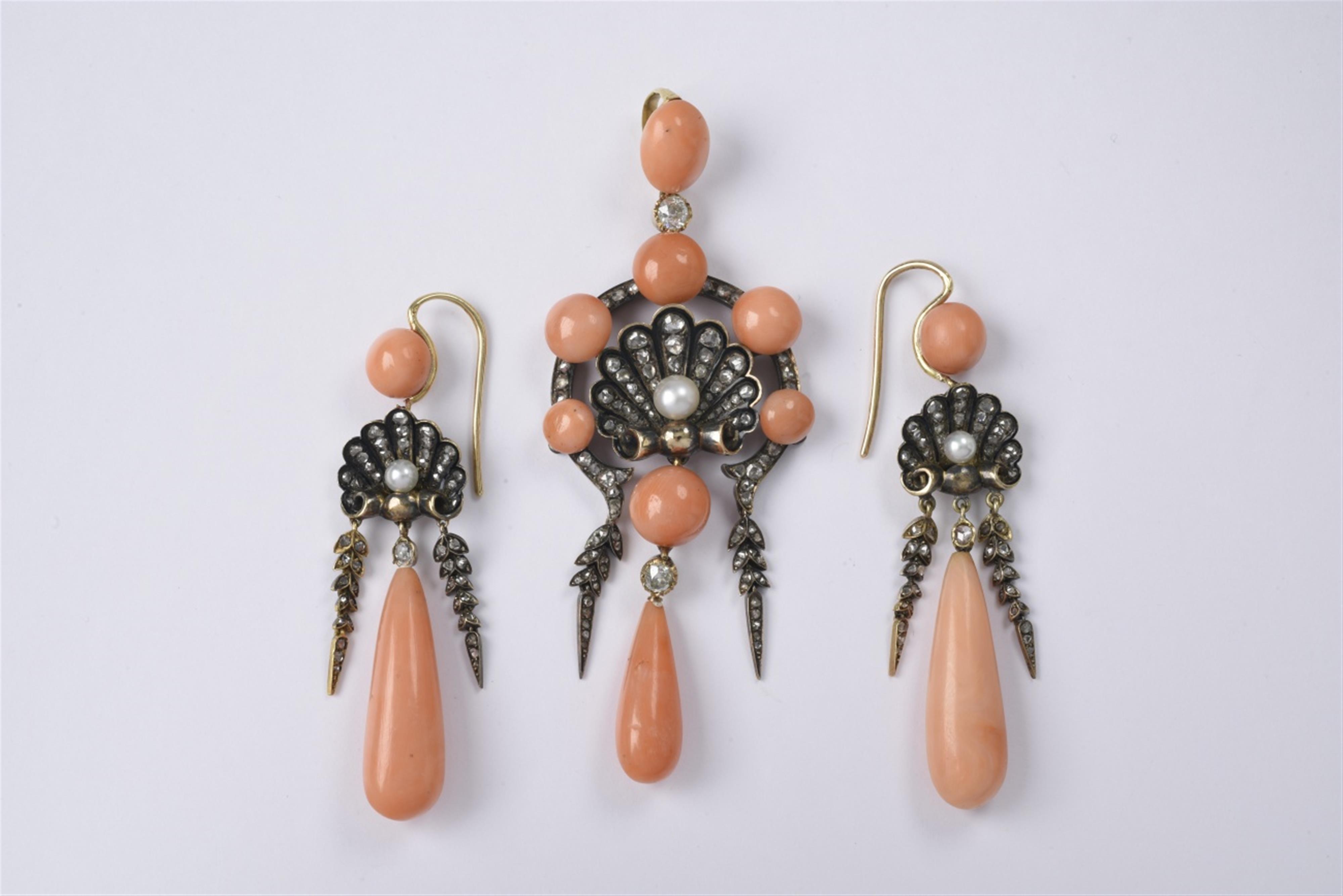 A Historicist 18k gold and coral demi-parure - image-1