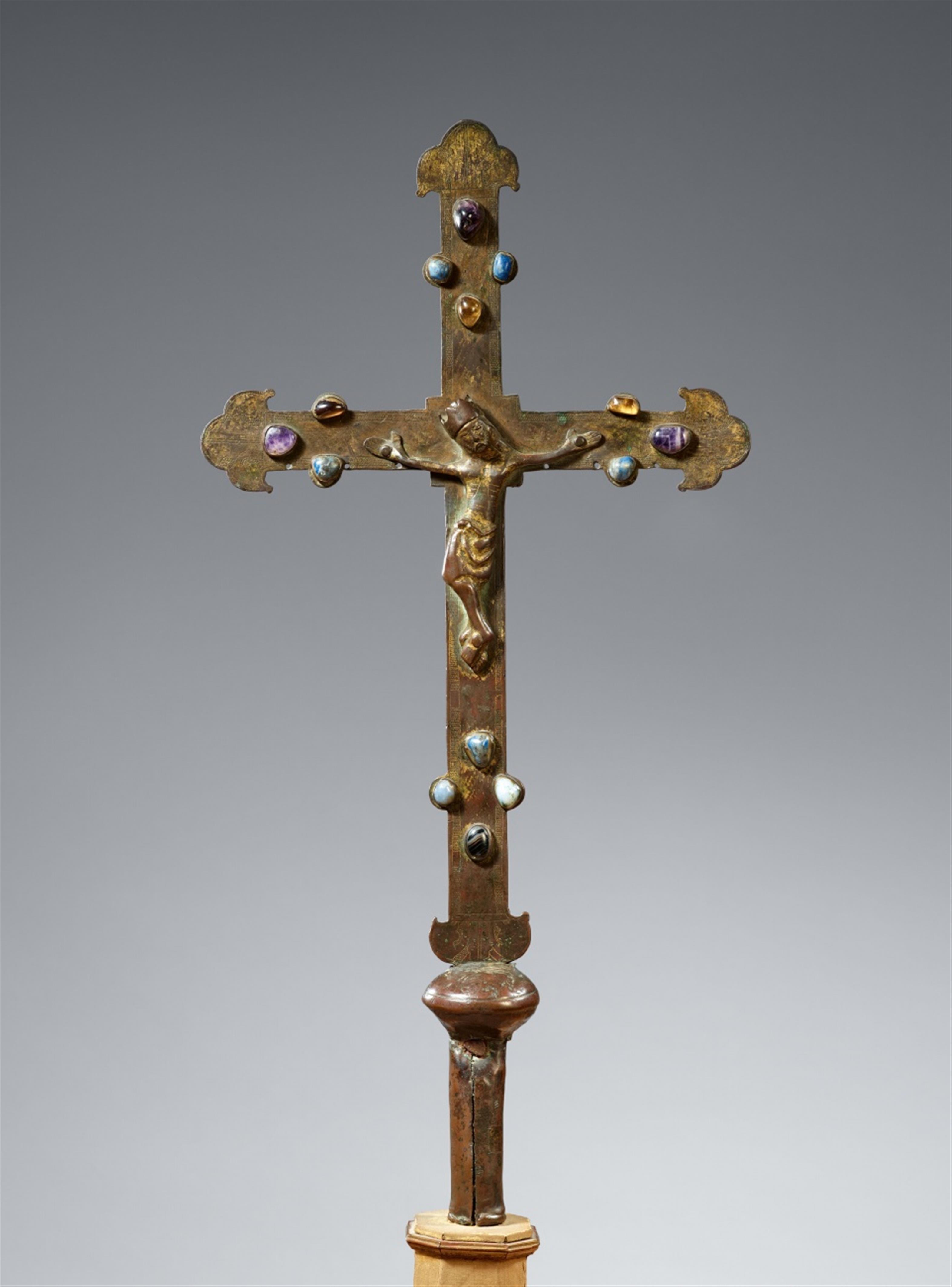 Probably France 13th century - A 13th century processional cross, presumably French - image-1