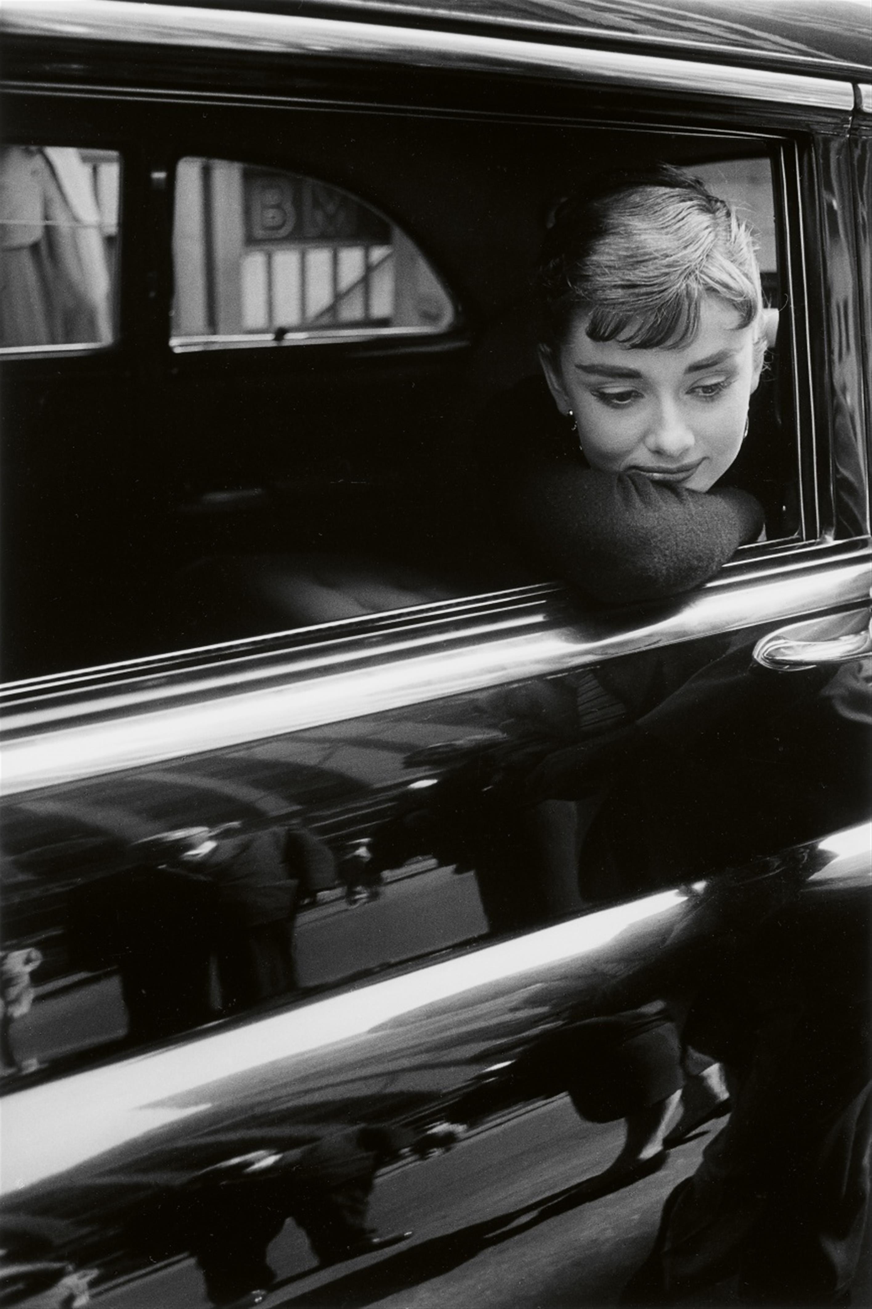 Dennis Stock - Audrey Hepburn during the filming of "Sabrina", New York - image-1