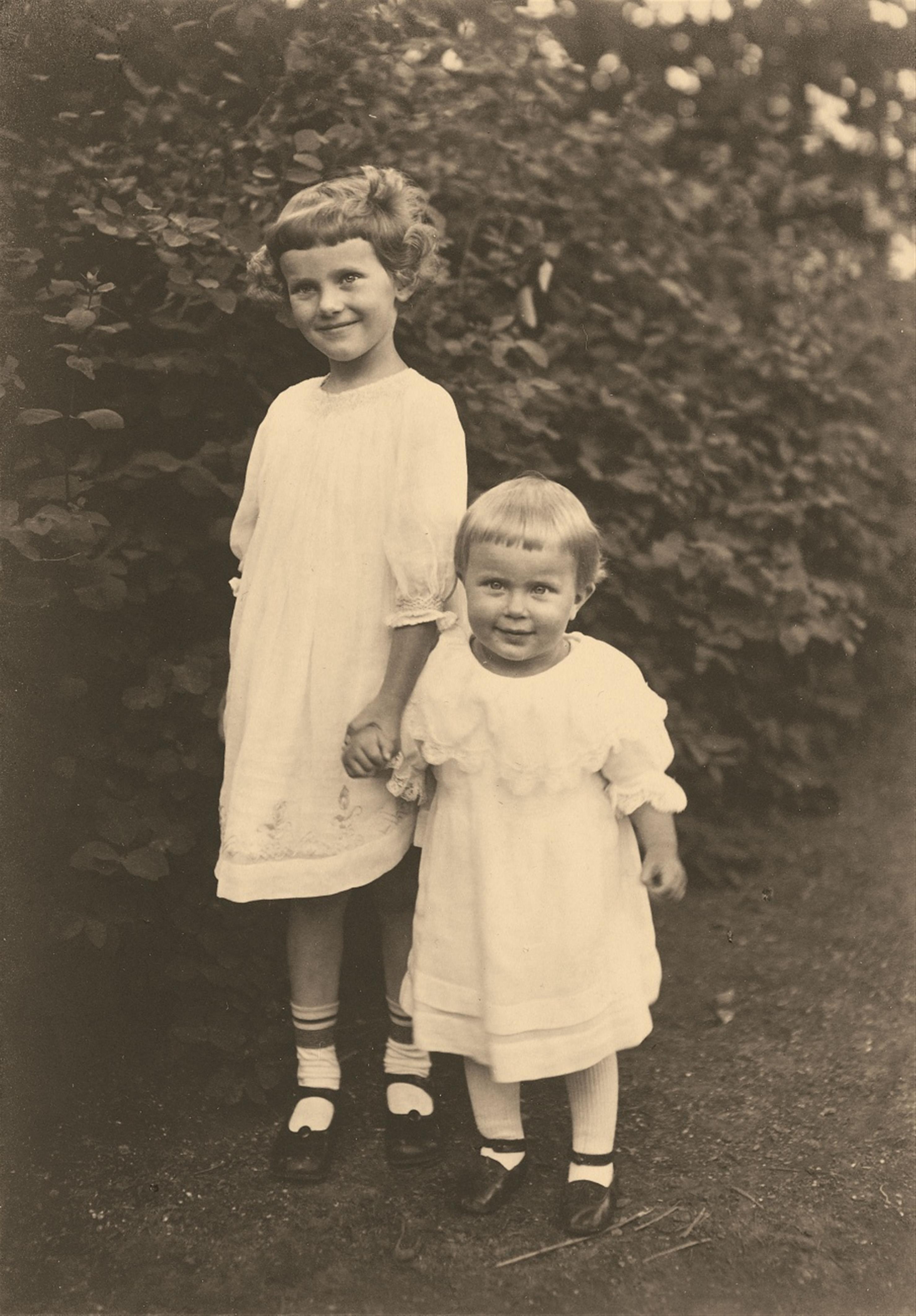 August Sander - Ruth and Ina Göbel, Dierdorf - image-1