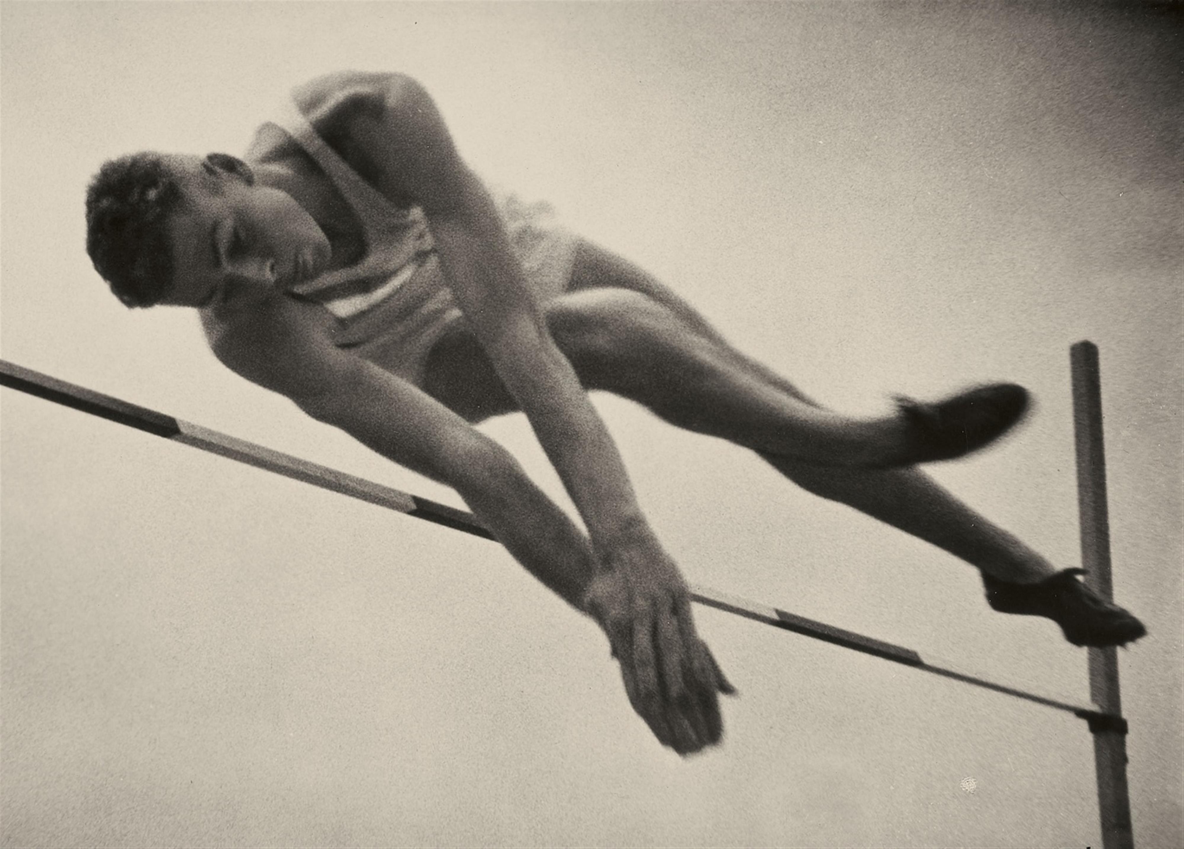 Leni Riefenstahl - High jumper - image-1