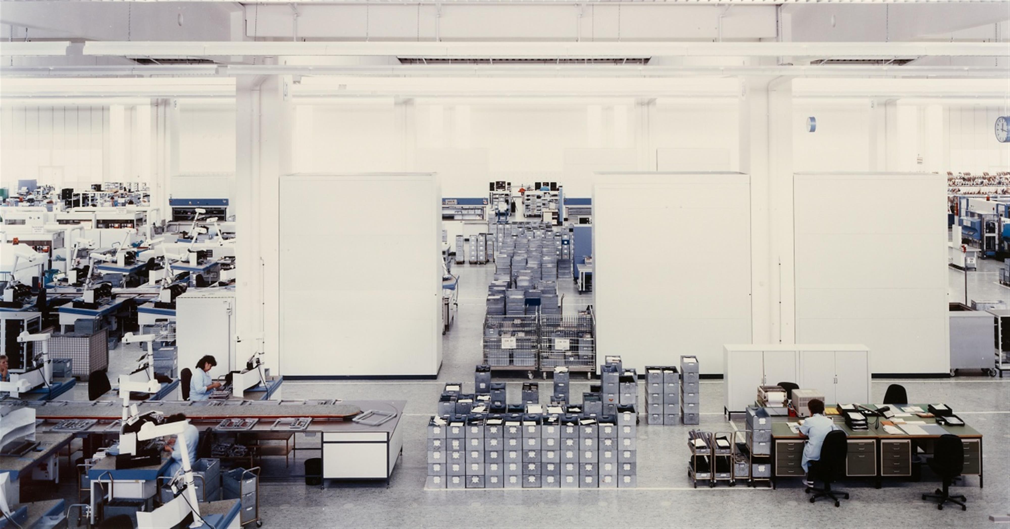 Andreas Gursky - Siemens, Amberg - image-1