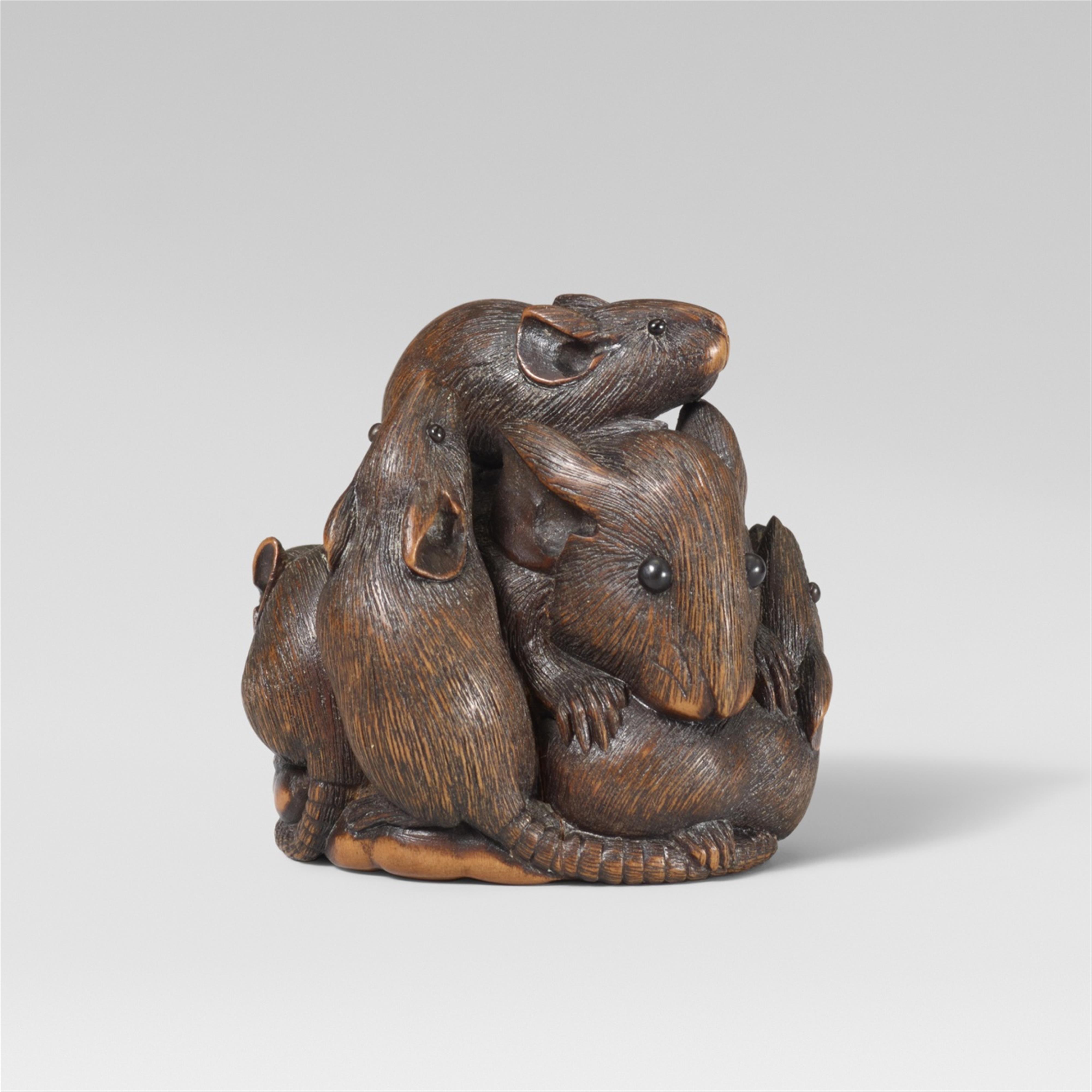 A fine wood netsuke of a cluster of five rats. Mid-19th century - image-1