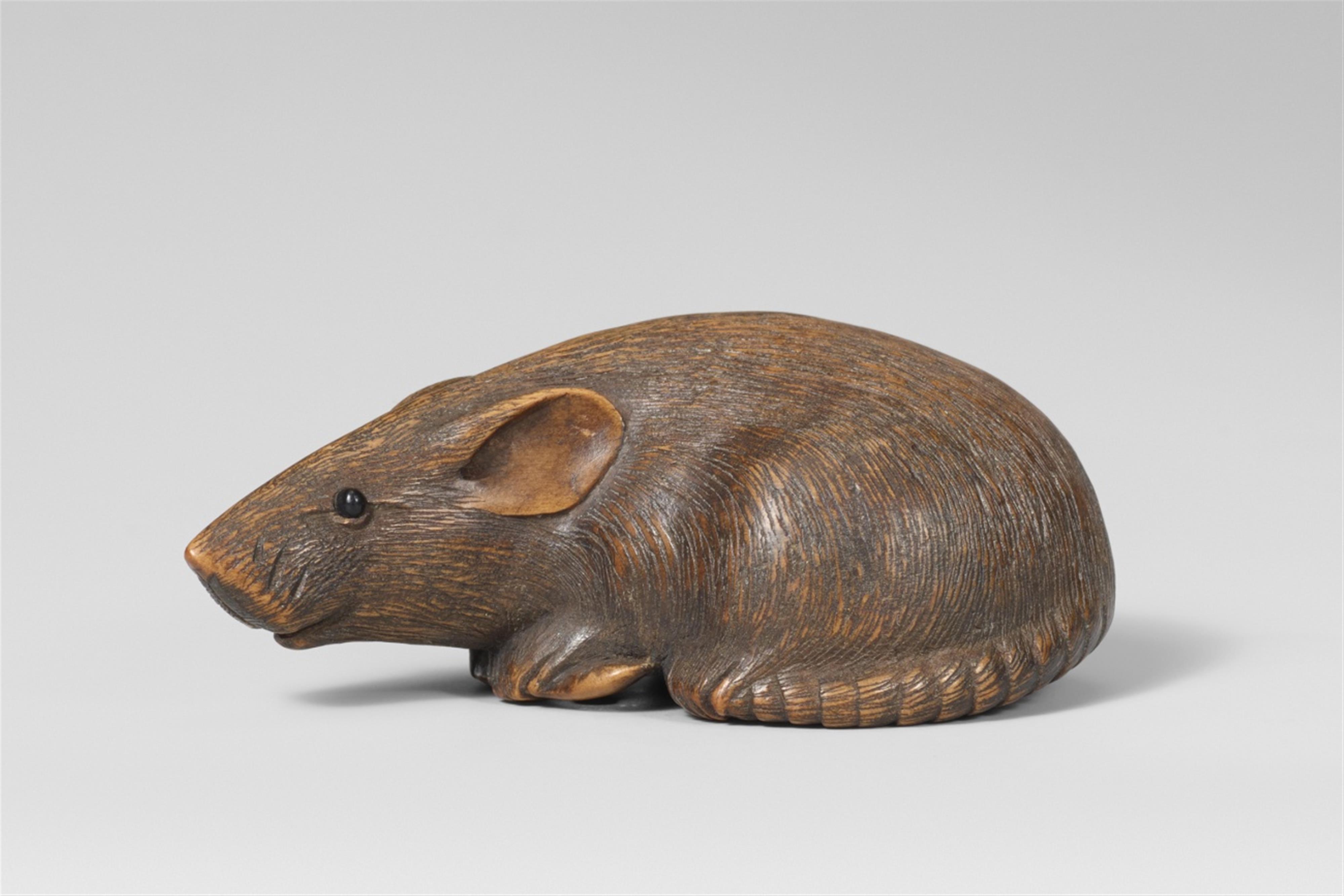 A boxwood netsuke of a rat. Mid-19th century - image-1
