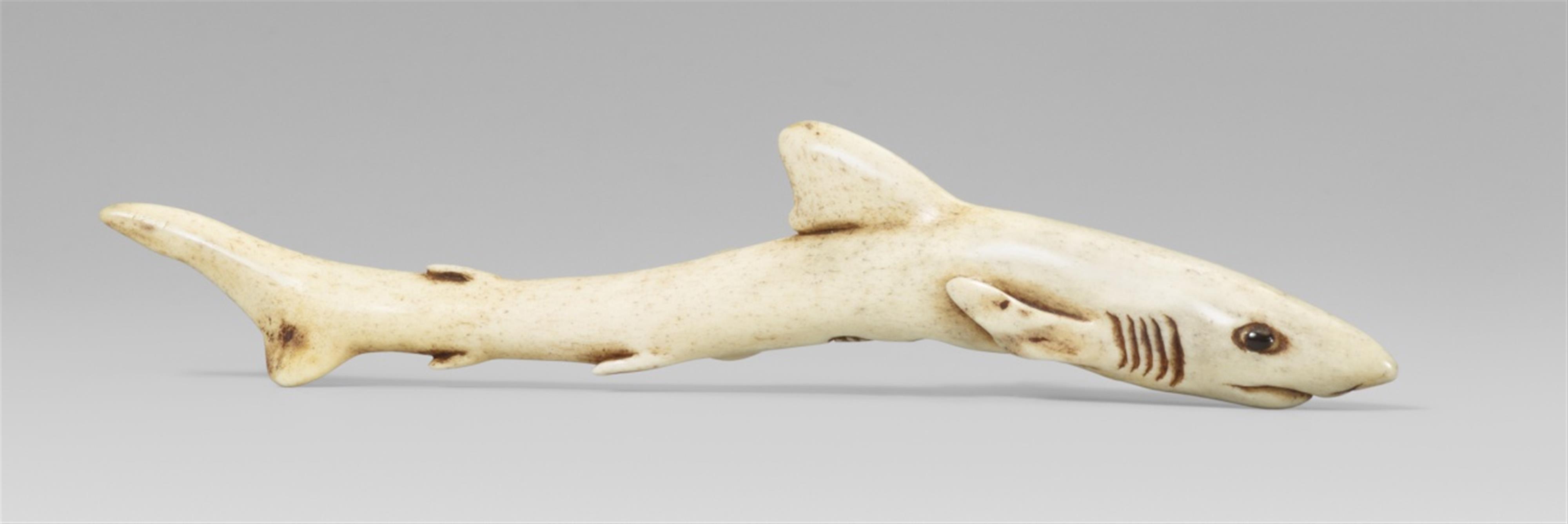 A stag antler netsuke of a whale. Second half 19th century - image-1