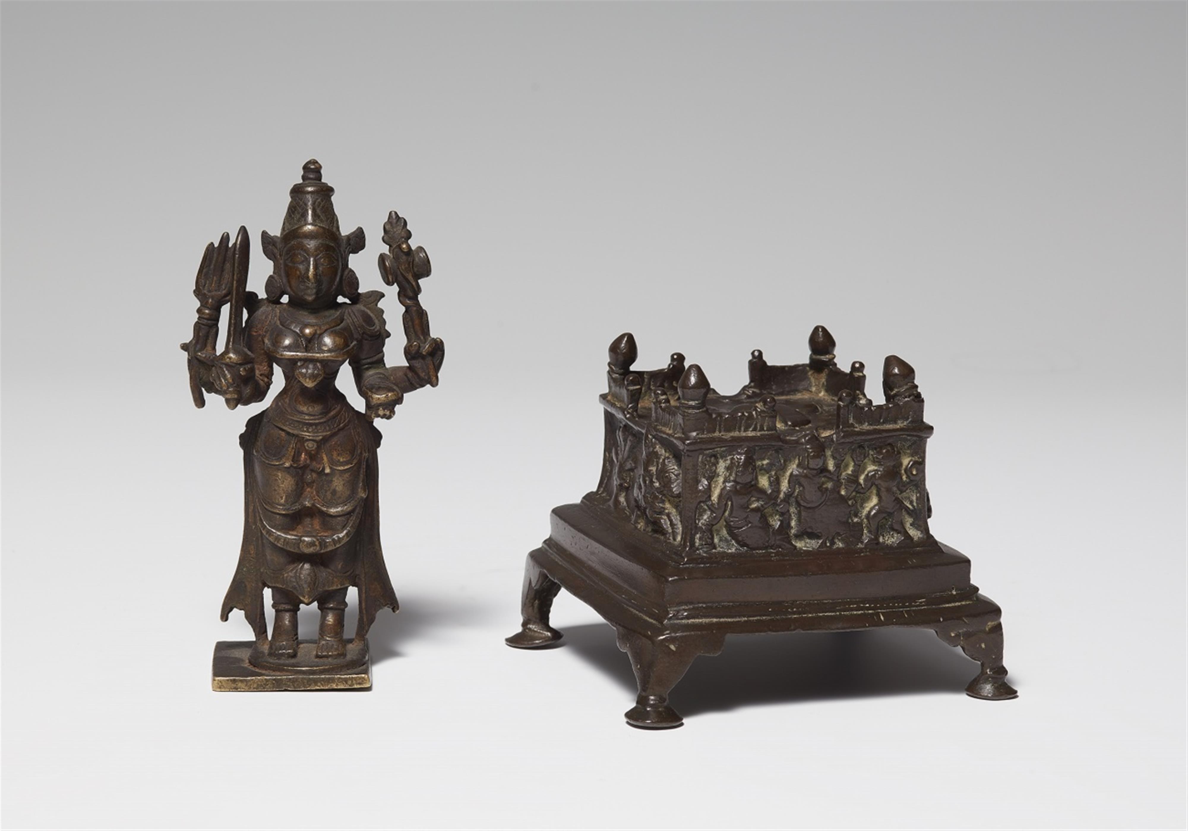 Two South/Central Indian bronze objects. 19th/20th century - image-1