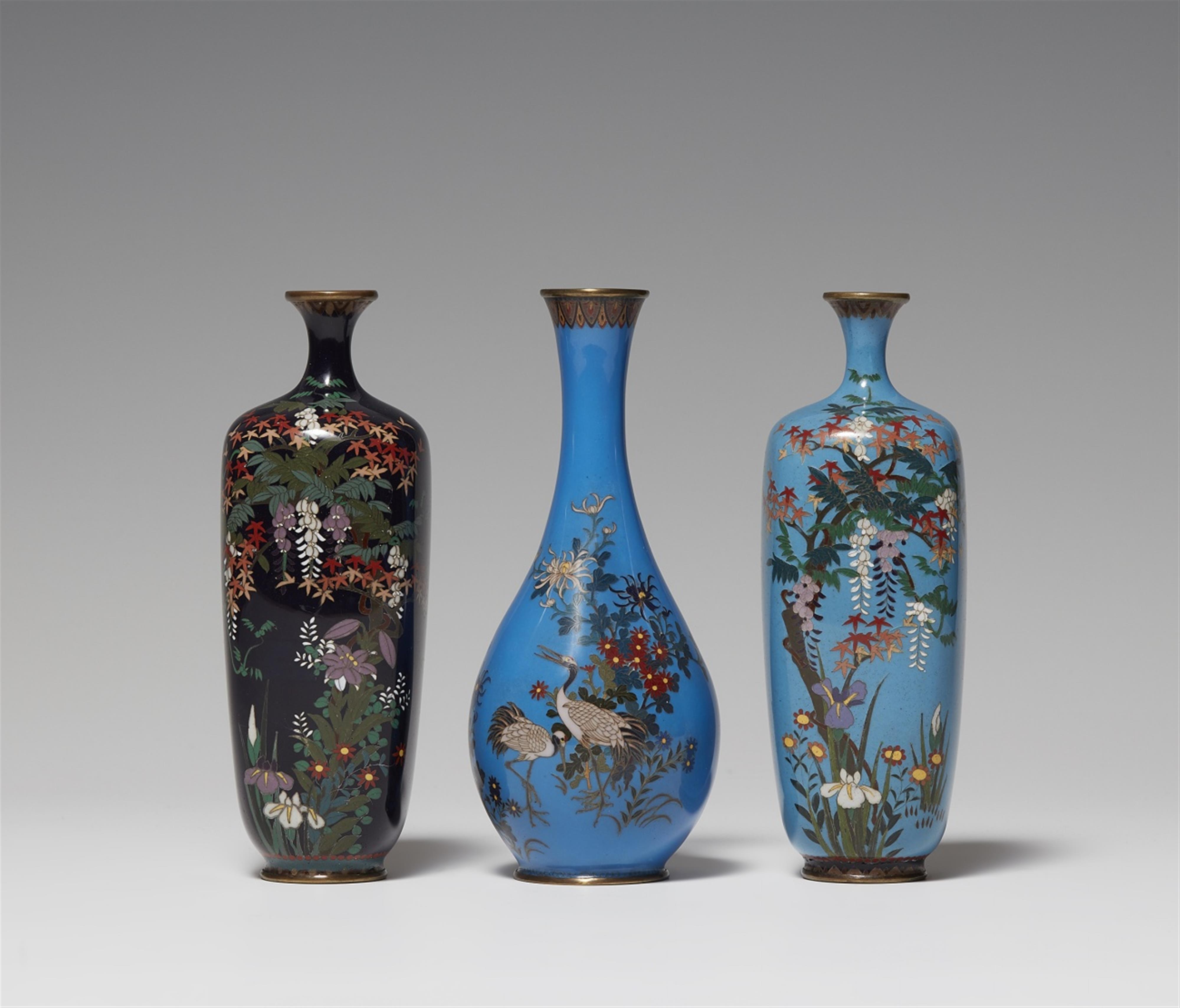 Three small cloisonné enamel vases. Late 19th century - image-1