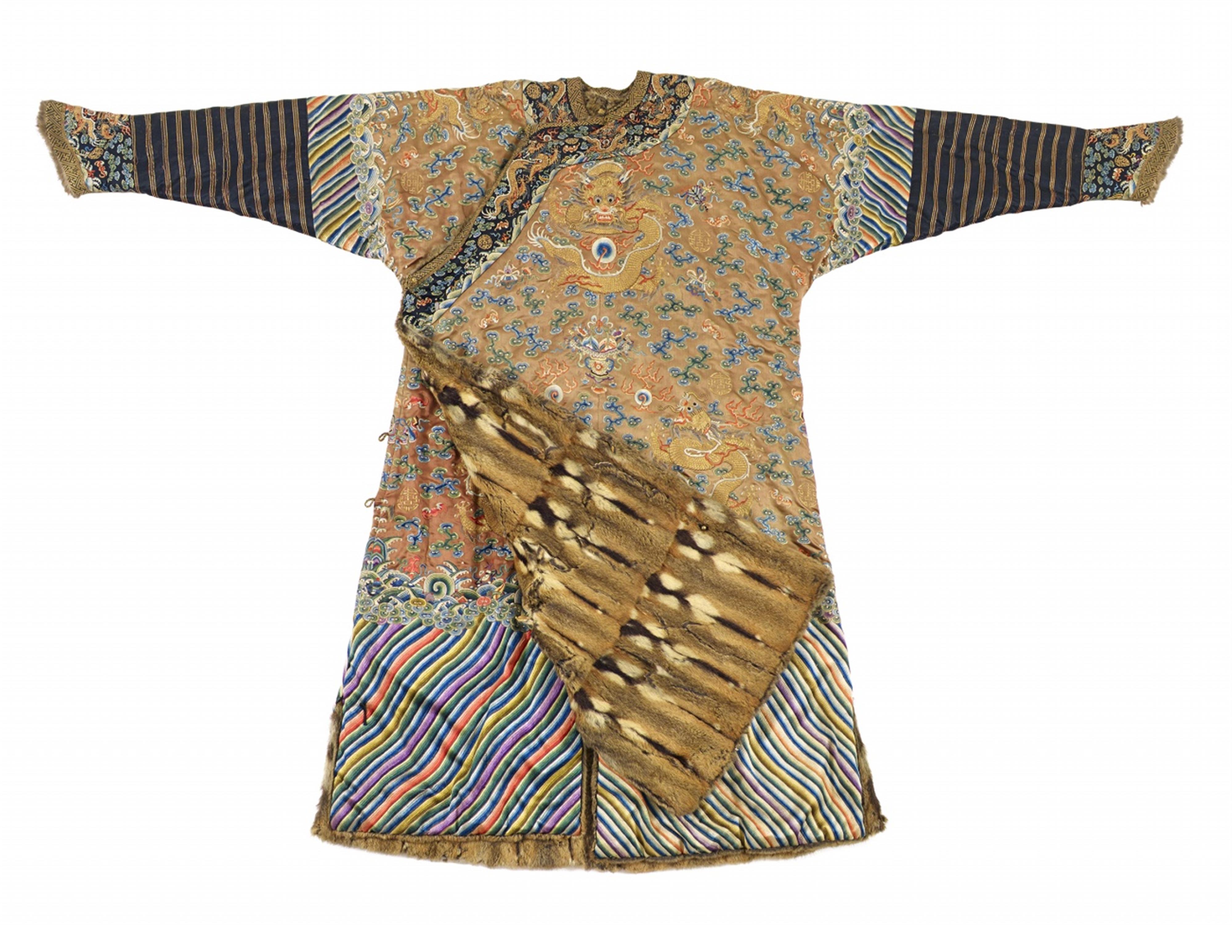 A winter silk embroidered and fur-lined nine-dragon robe (jifu). 19th century - image-1