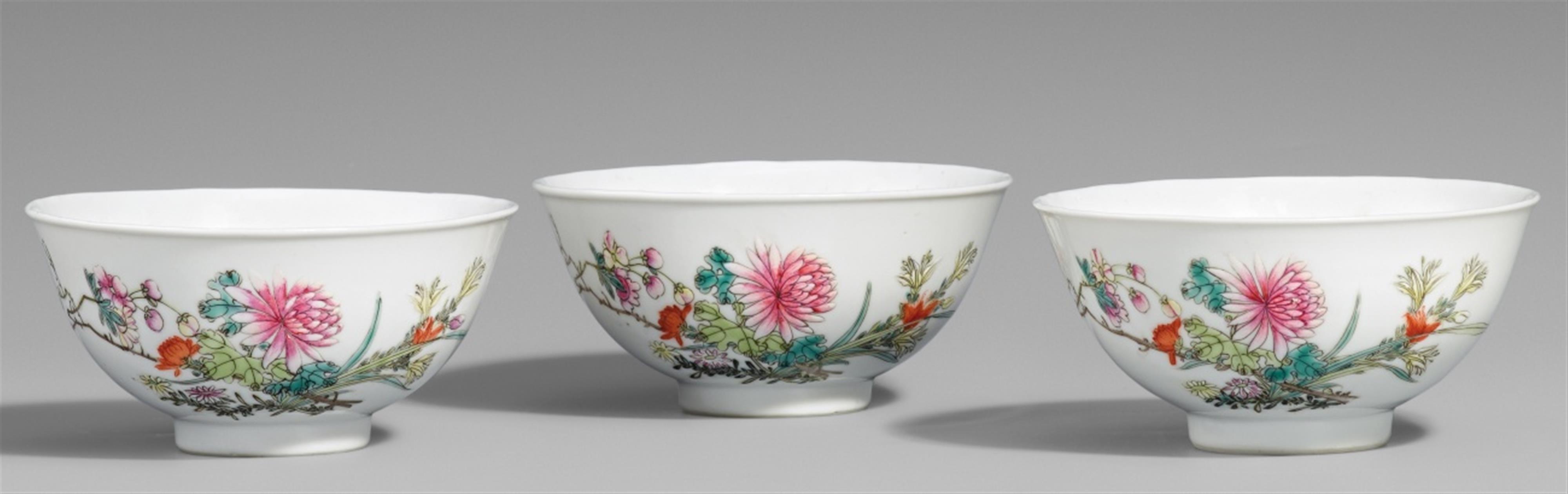 Three famille rose bowls. Guangxu period (1874-1908) - image-1