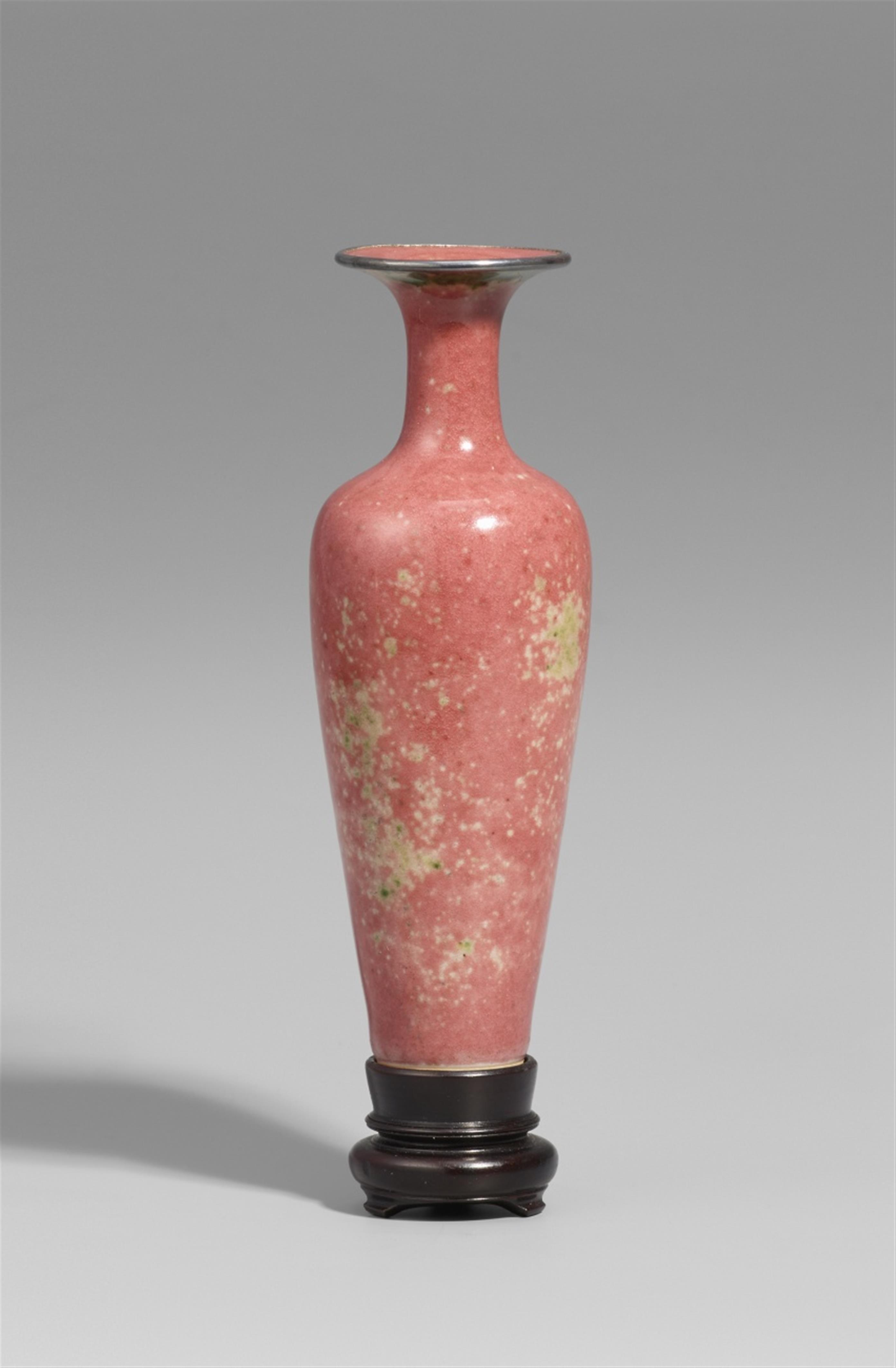 Peachbloom Guanyin-Vase. Kangxi-Periode (1662-1722) - image-1