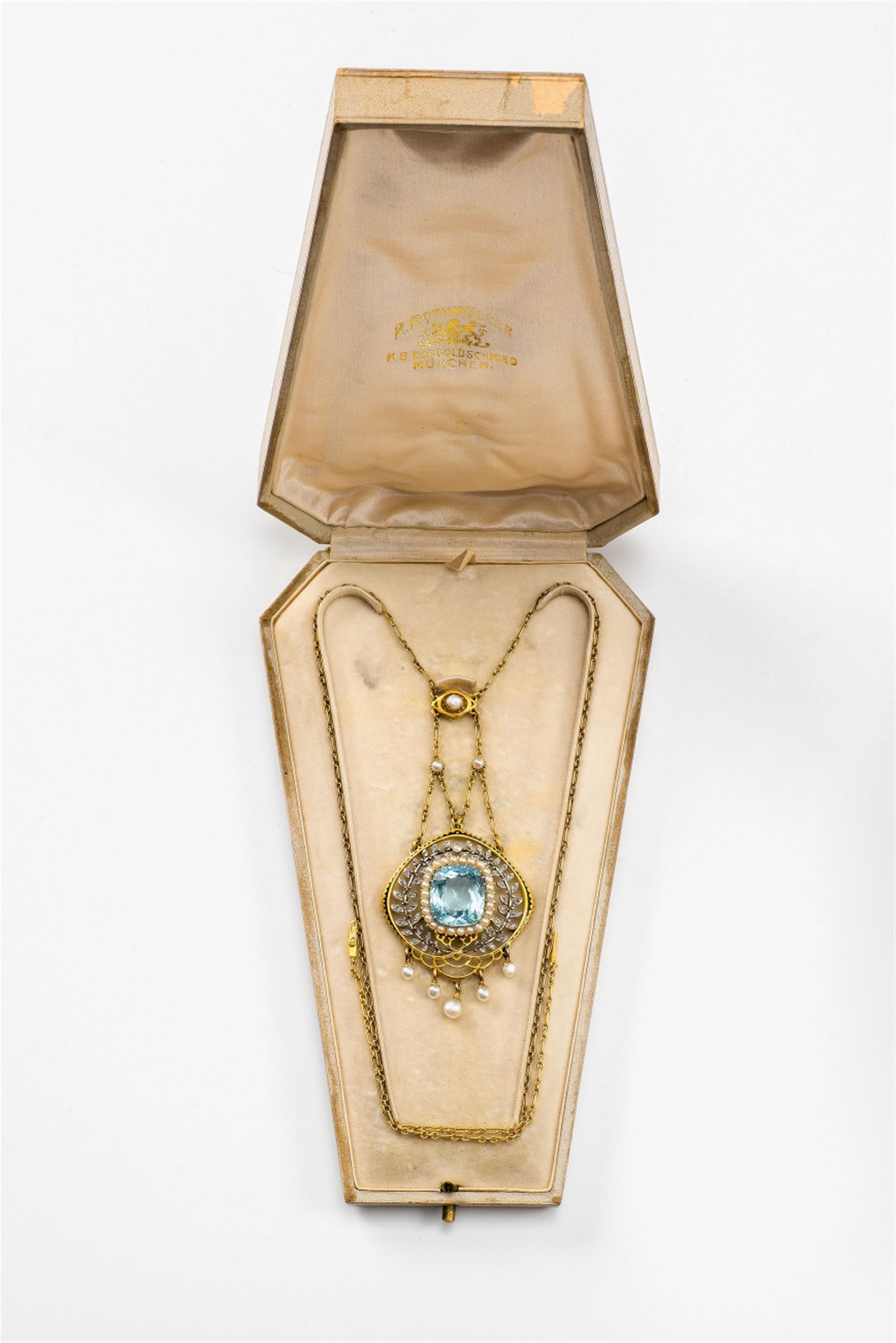 A Belle Epoque 14k gold and aquamarine collier - image-1