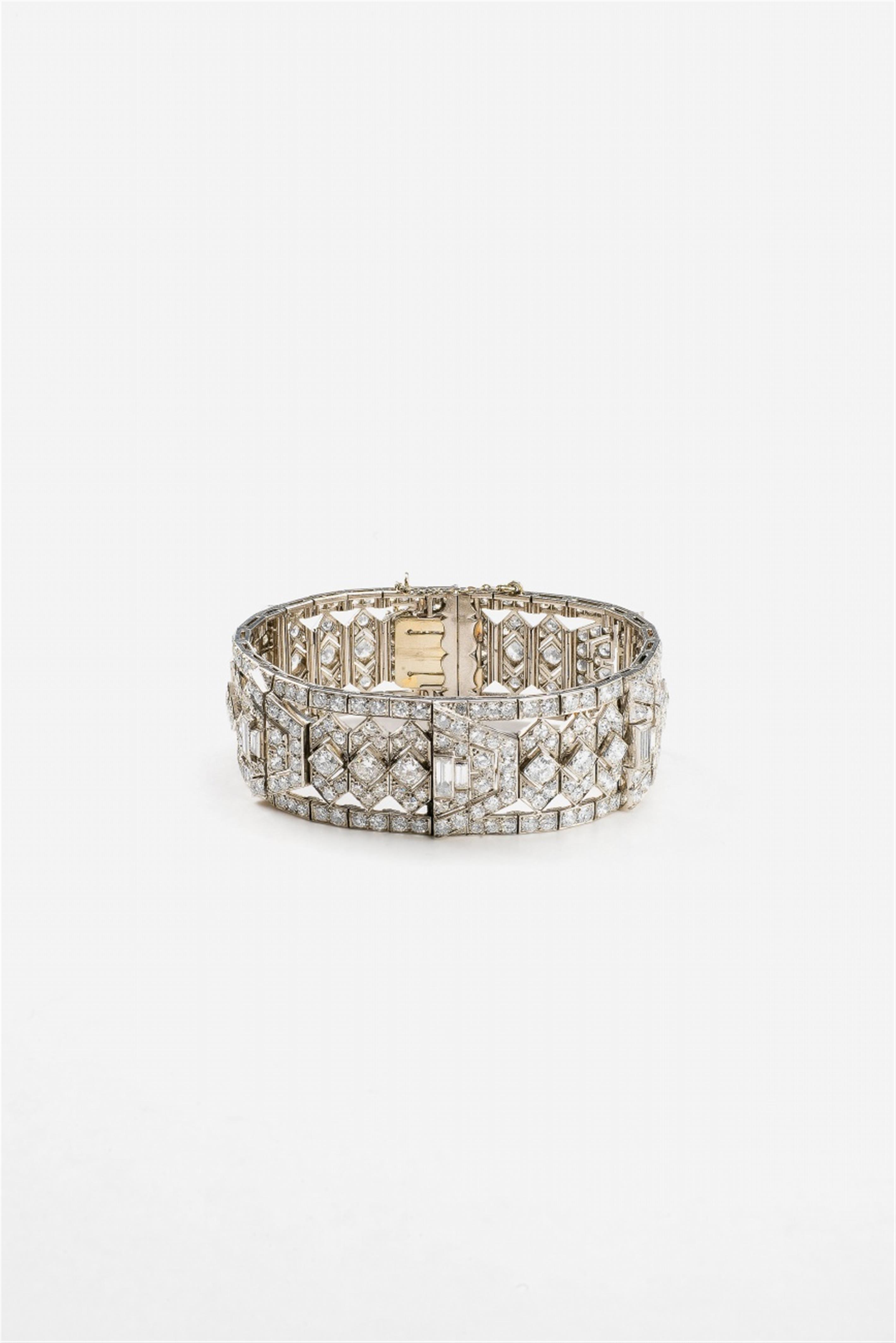 A French Art Deco platinum and diamond bracelet - image-1