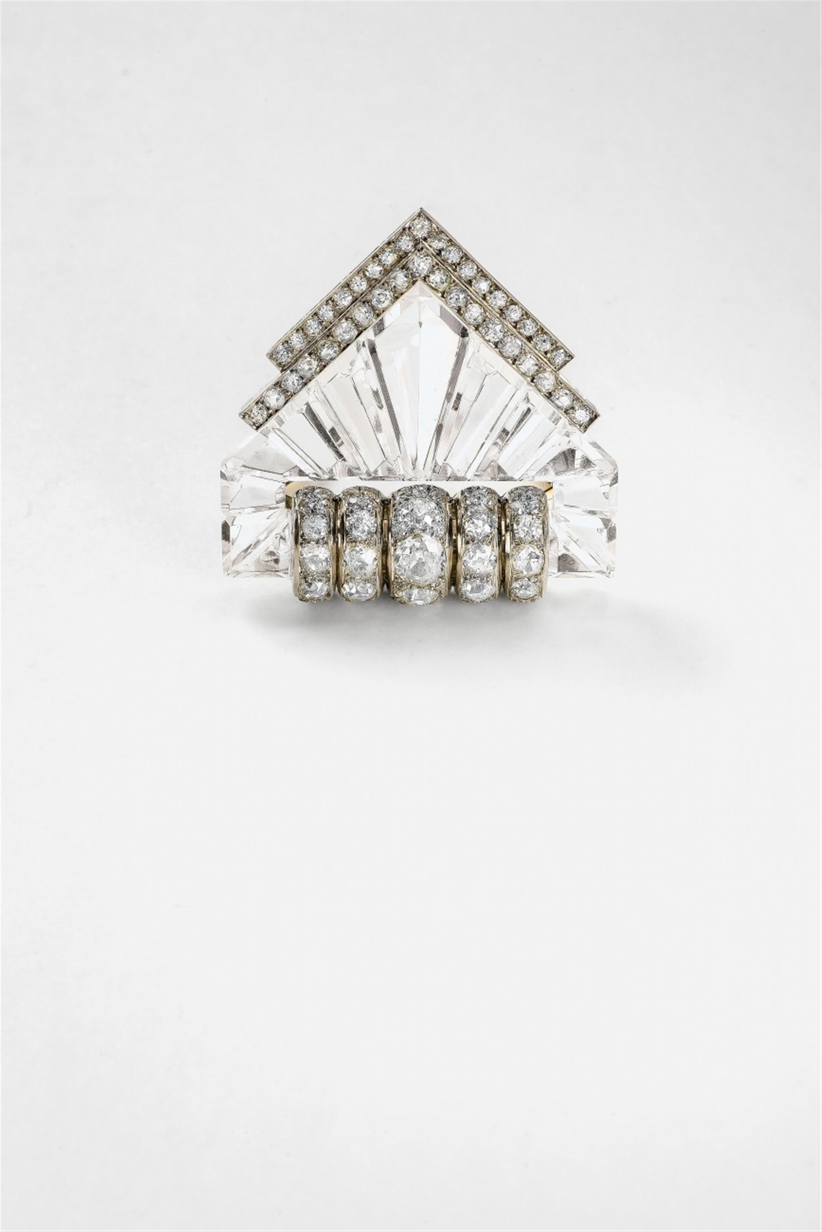 An Art Deco 18k gold, rock crystal and diamond "Éventail" clip brooch - image-1