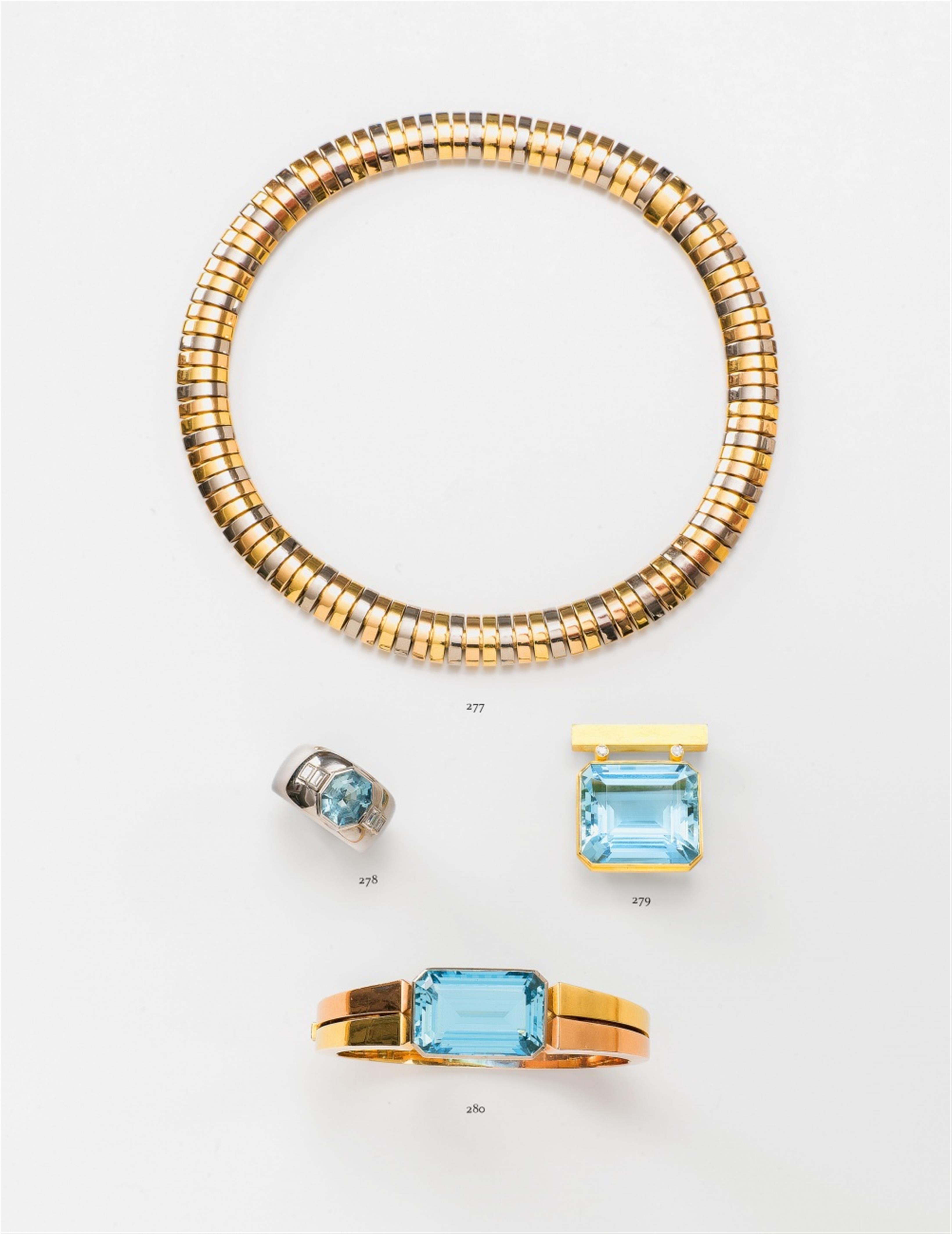 An 18k gold Cartier "spiro tube" collier - image-1