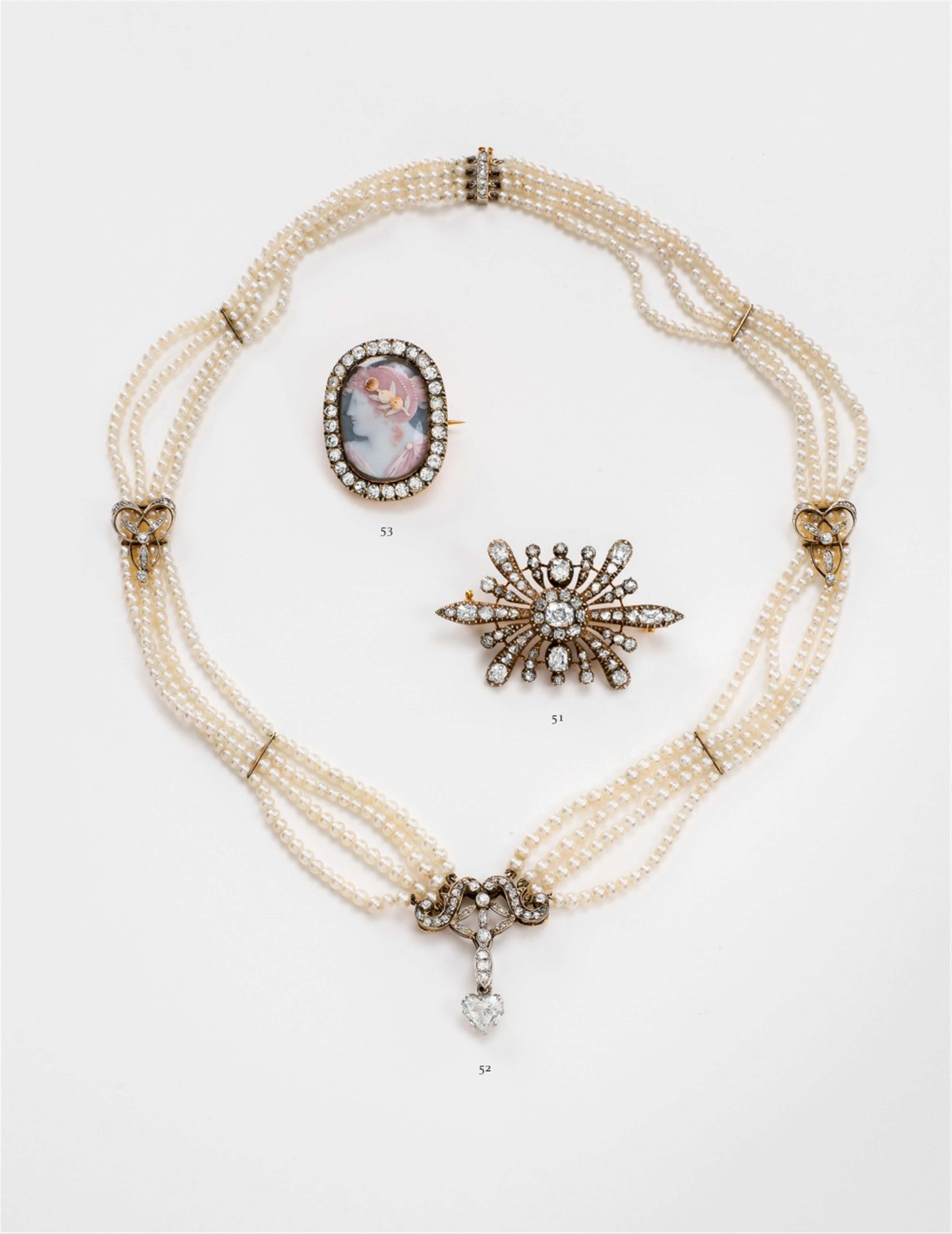 Pearl collier with a diamond pendant - image-2
