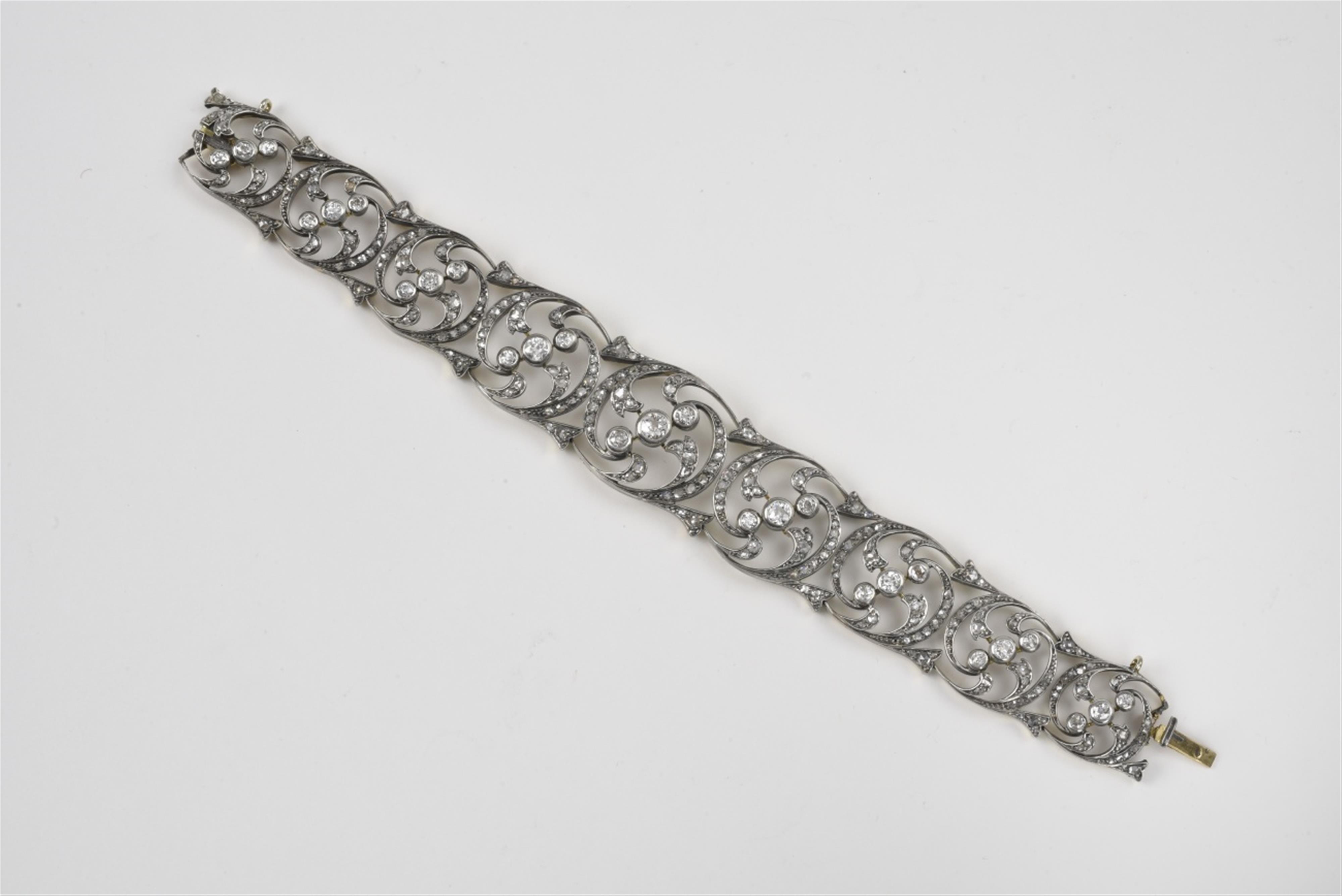 A French diamond bracelet - image-1