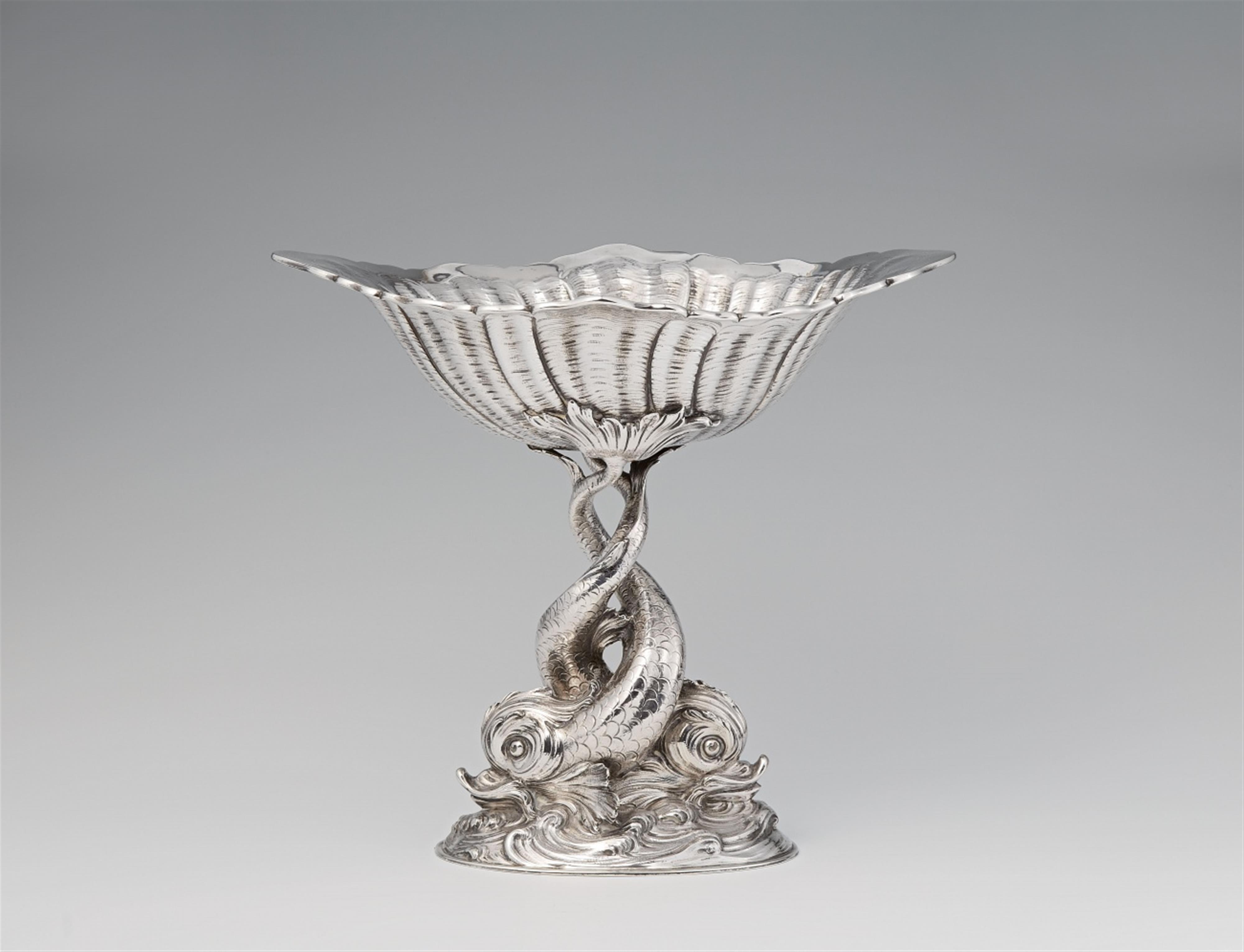 An Edward VII London silver centrepiece - image-1