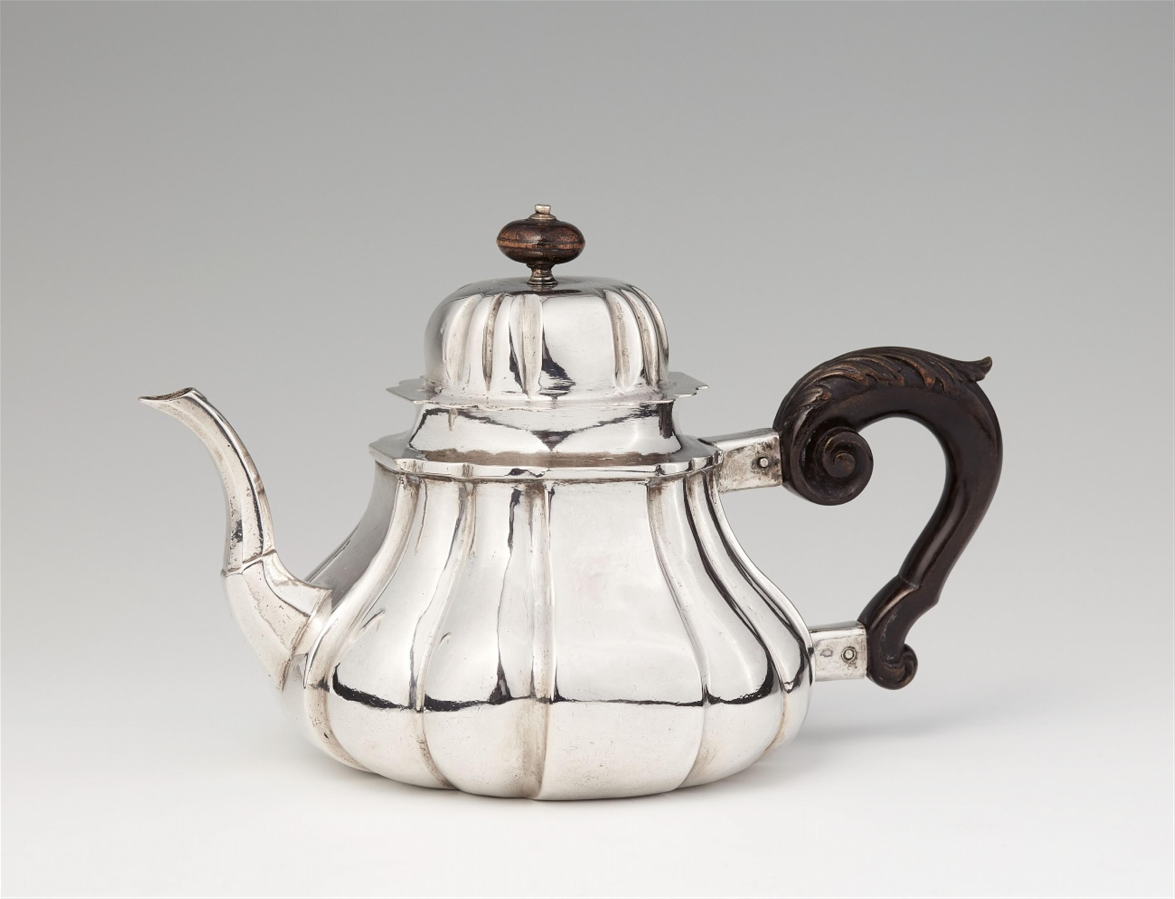 A Cologne silver teapot - image-1