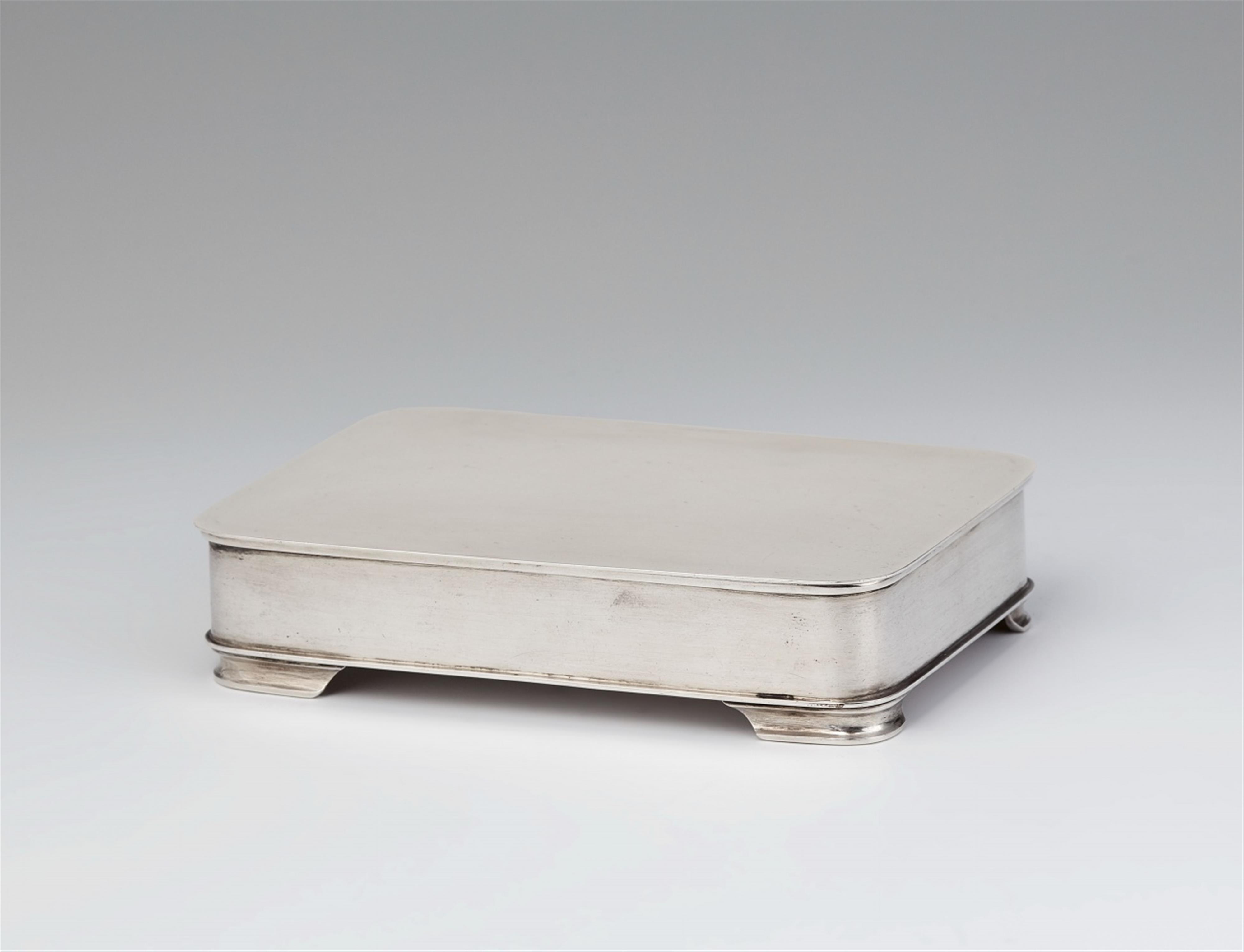 An Art Deco silver box and cover - image-2