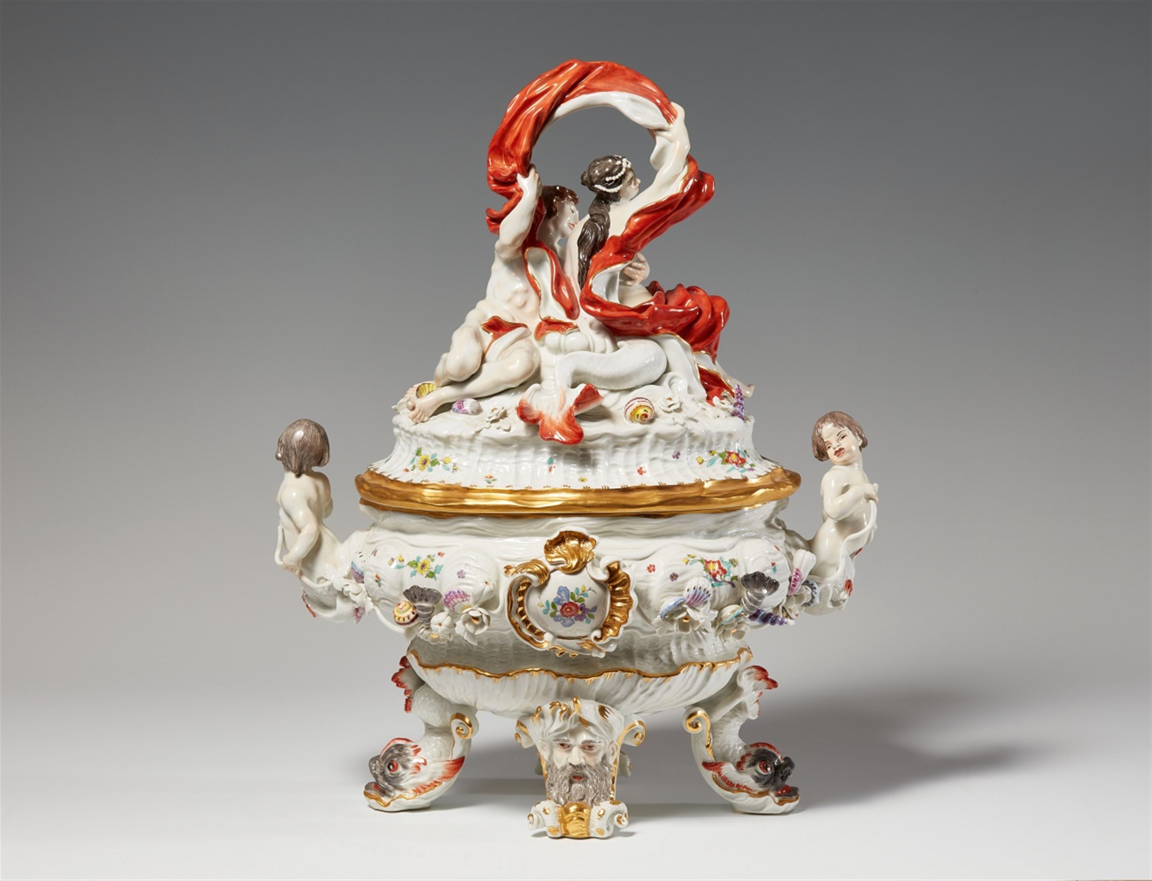 A Meissen porcelain tureen with Acis and Galatea from the Swan Service - image-2
