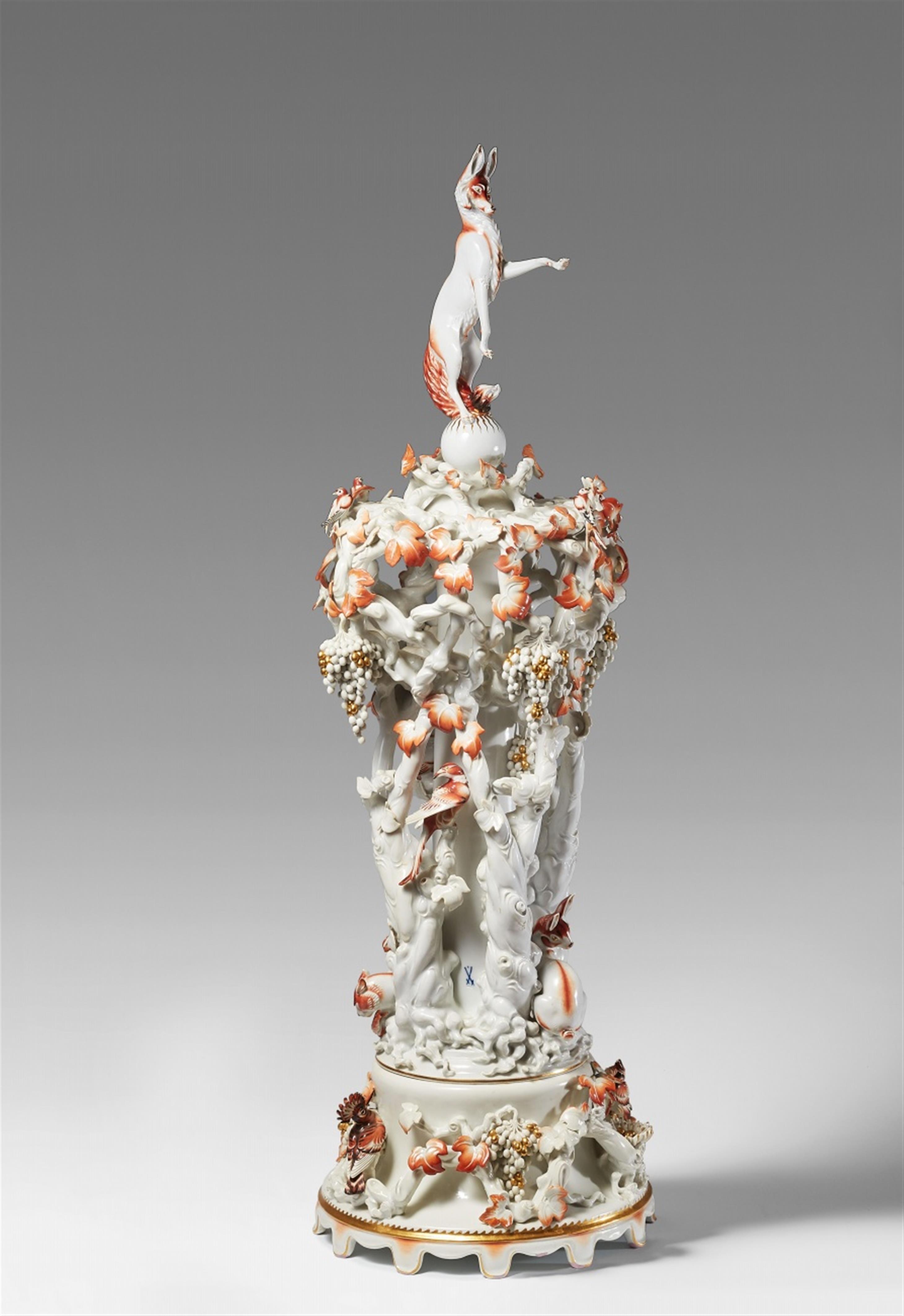 A Meissen porcelain "milieu de table" with figures from the "Reineke Fuchs" centrepiece - image-4