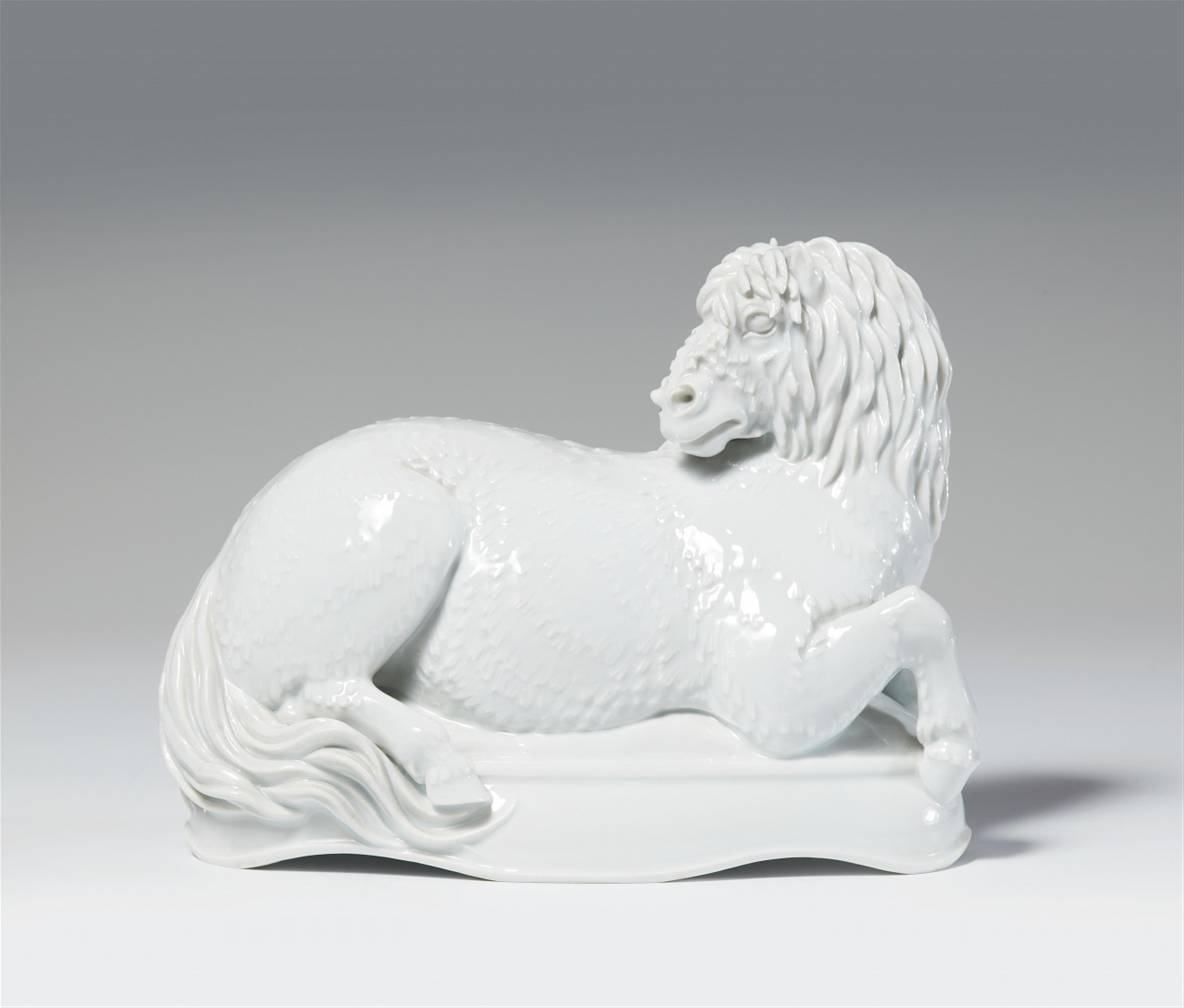 A Meissen porcelain horse from the "Reineke Fuchs" centrepiece - image-1