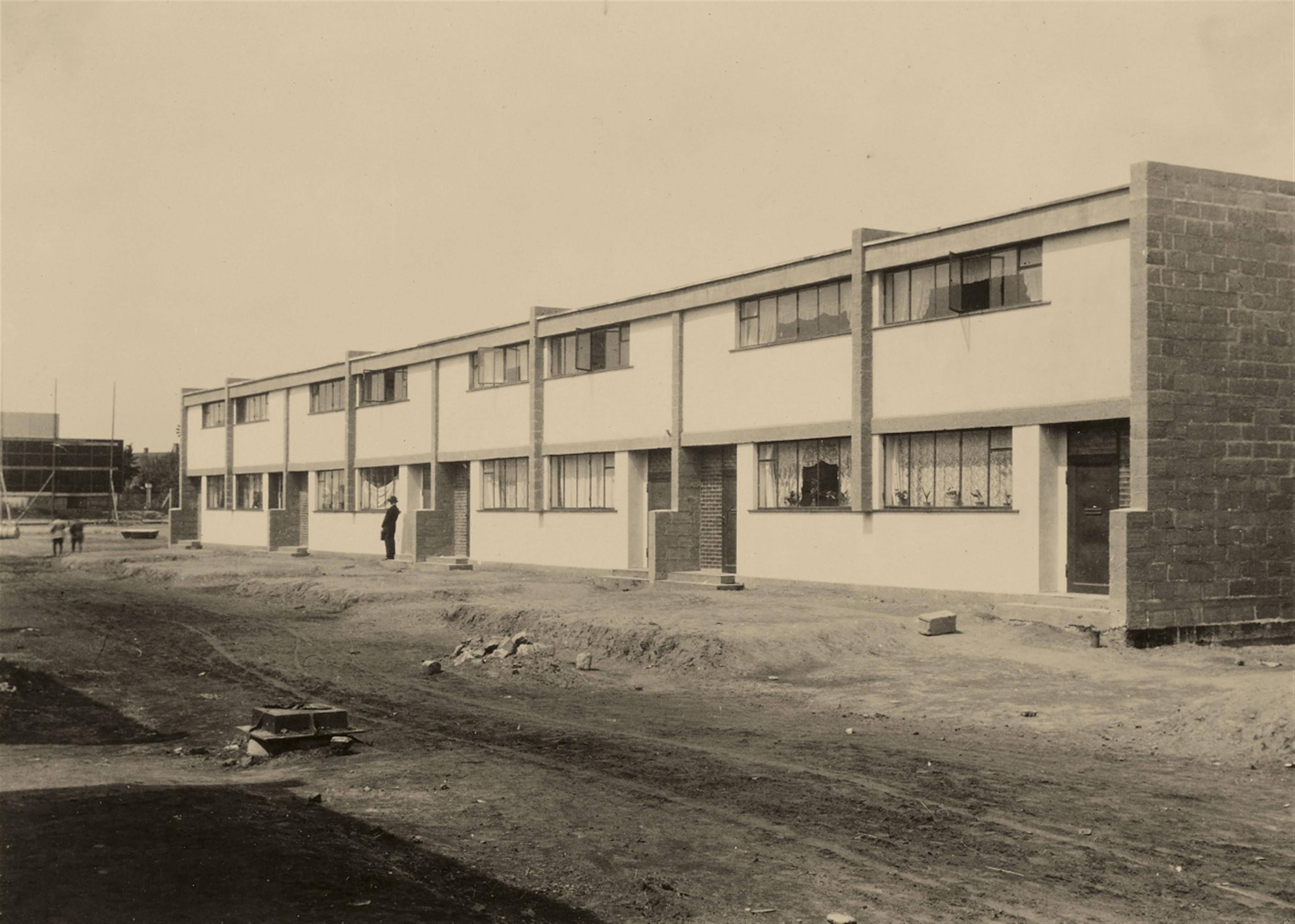 Anonym - Bauhaus Dessau, Architekt Walter Gropius - image-4