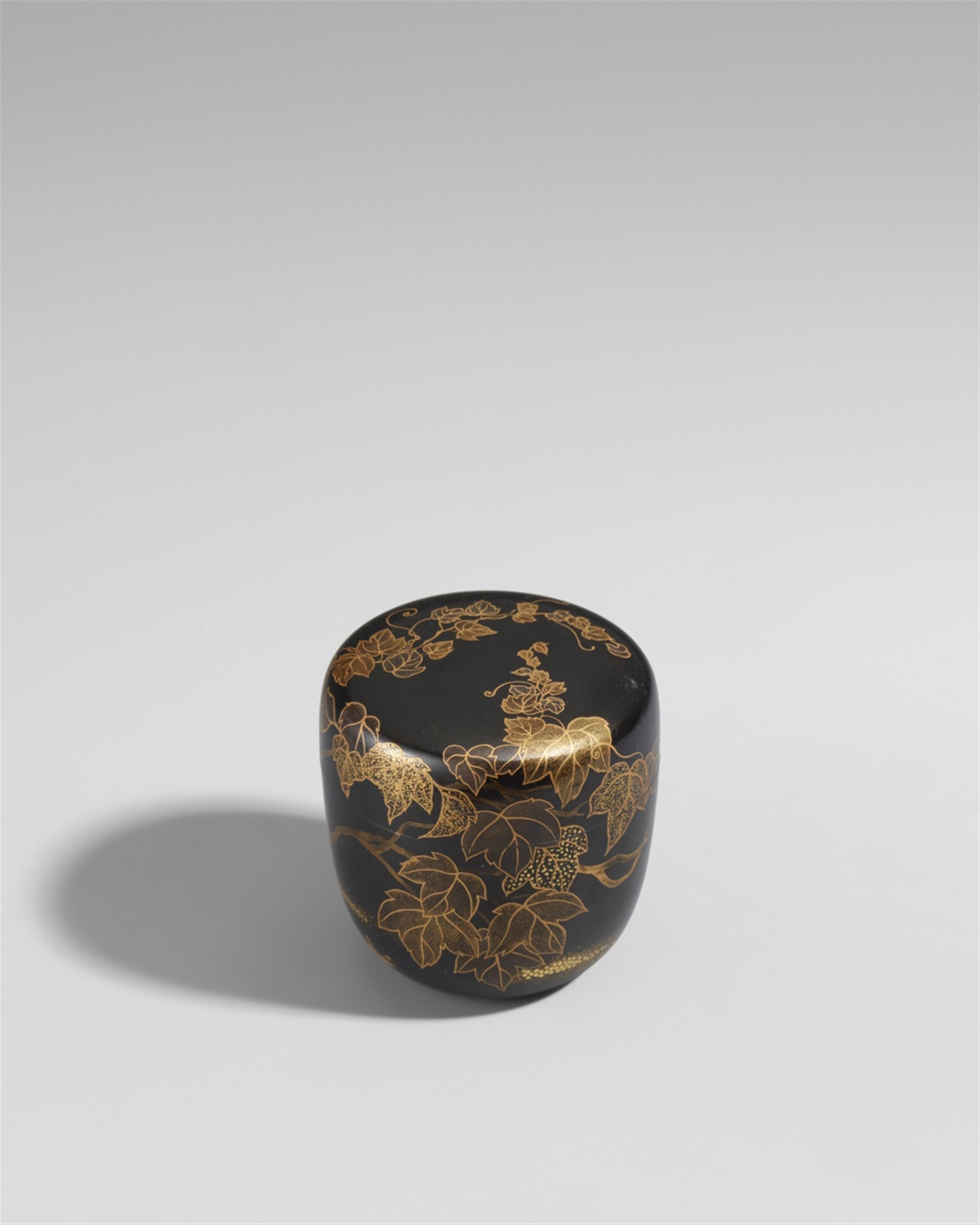 A wood and lacquer natsume. Late 20th century - image-1