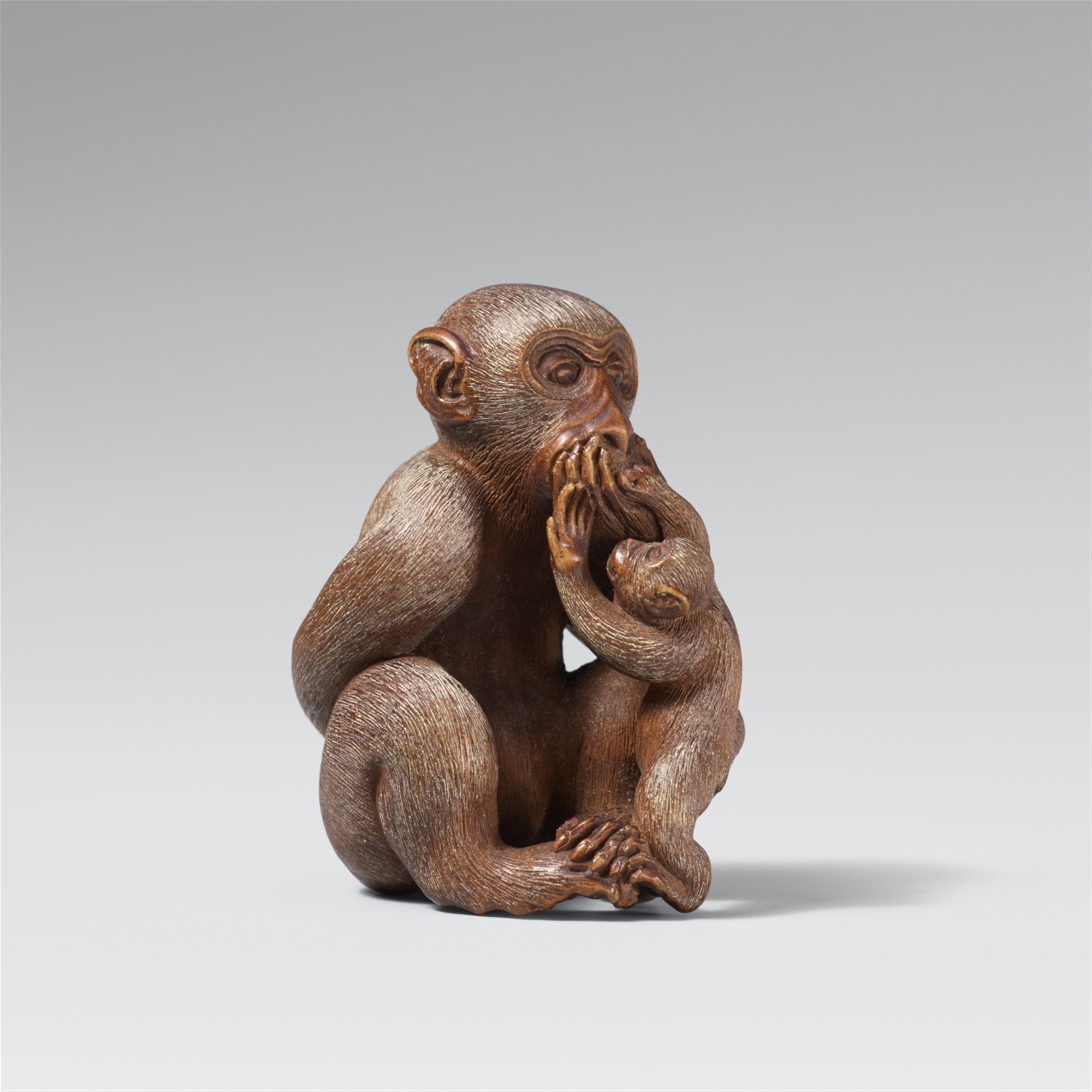 A wood okimono-type netsuke of two monkeys. Second half 19th century - image-1