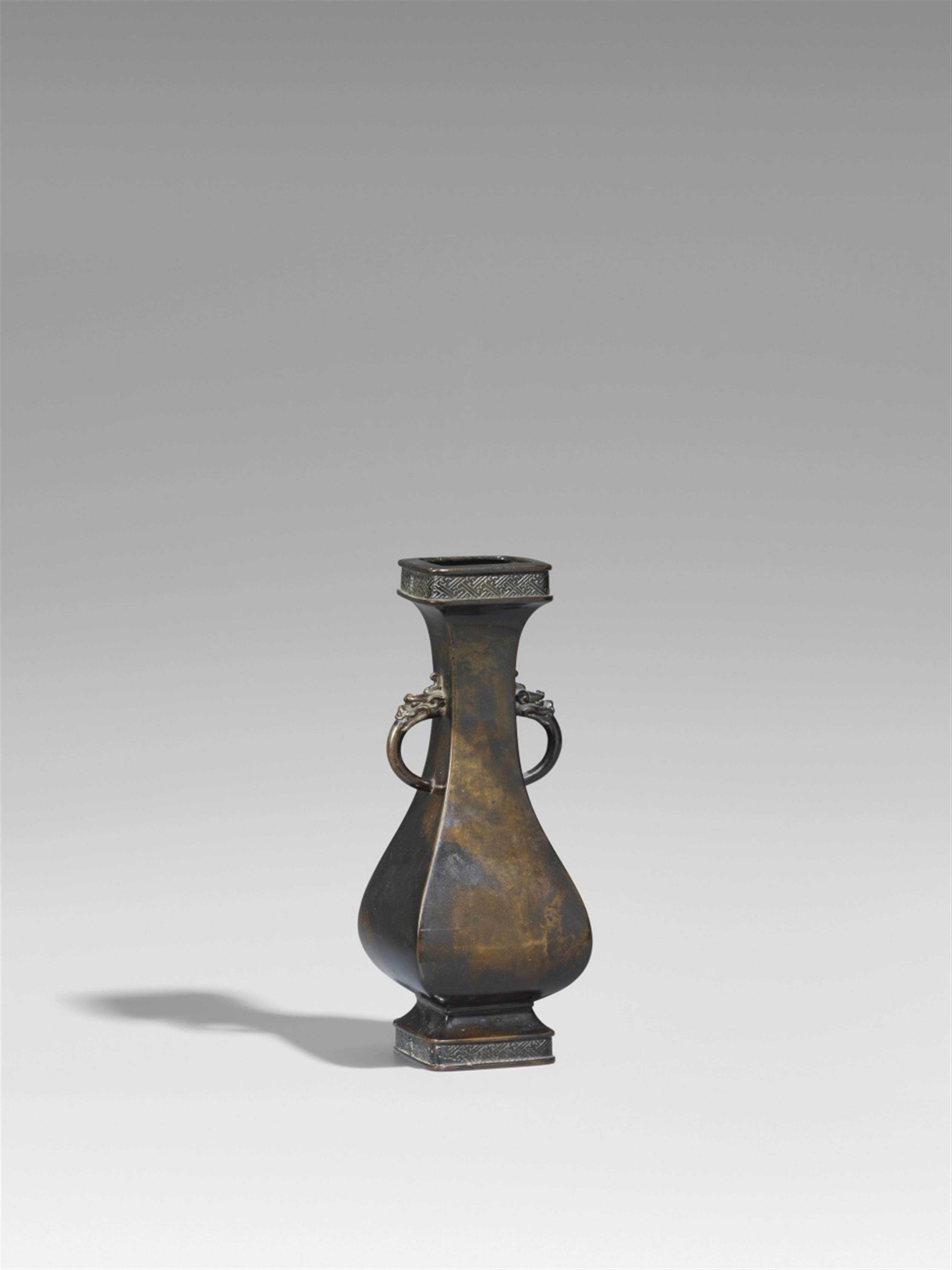 A bronze vase. 19th century - image-1