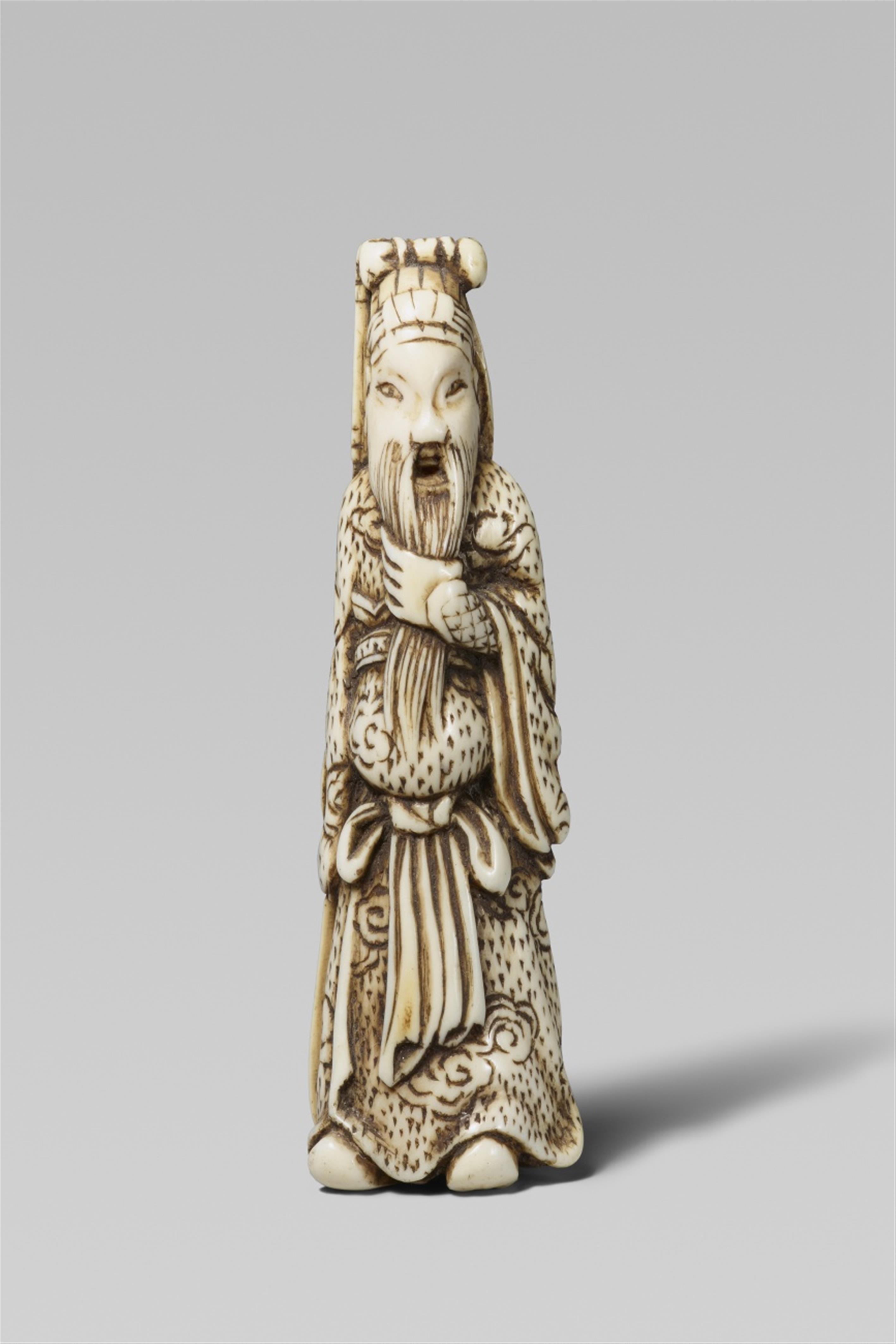 An ivory netsuke of Kan’u. Early 19th century - image-1