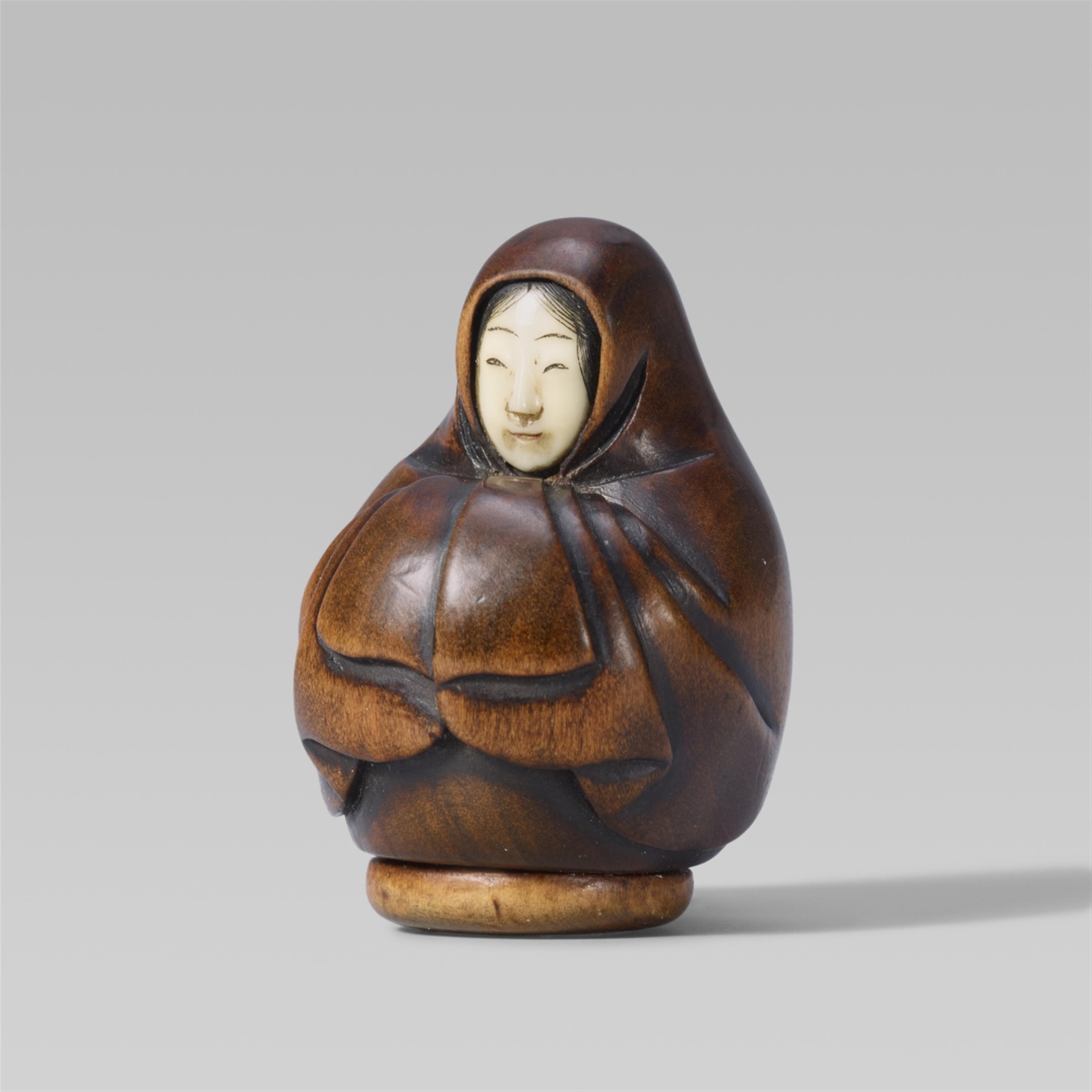 A boxwood netsuke of an Onna-Daruma doll. Late 19th century - image-1