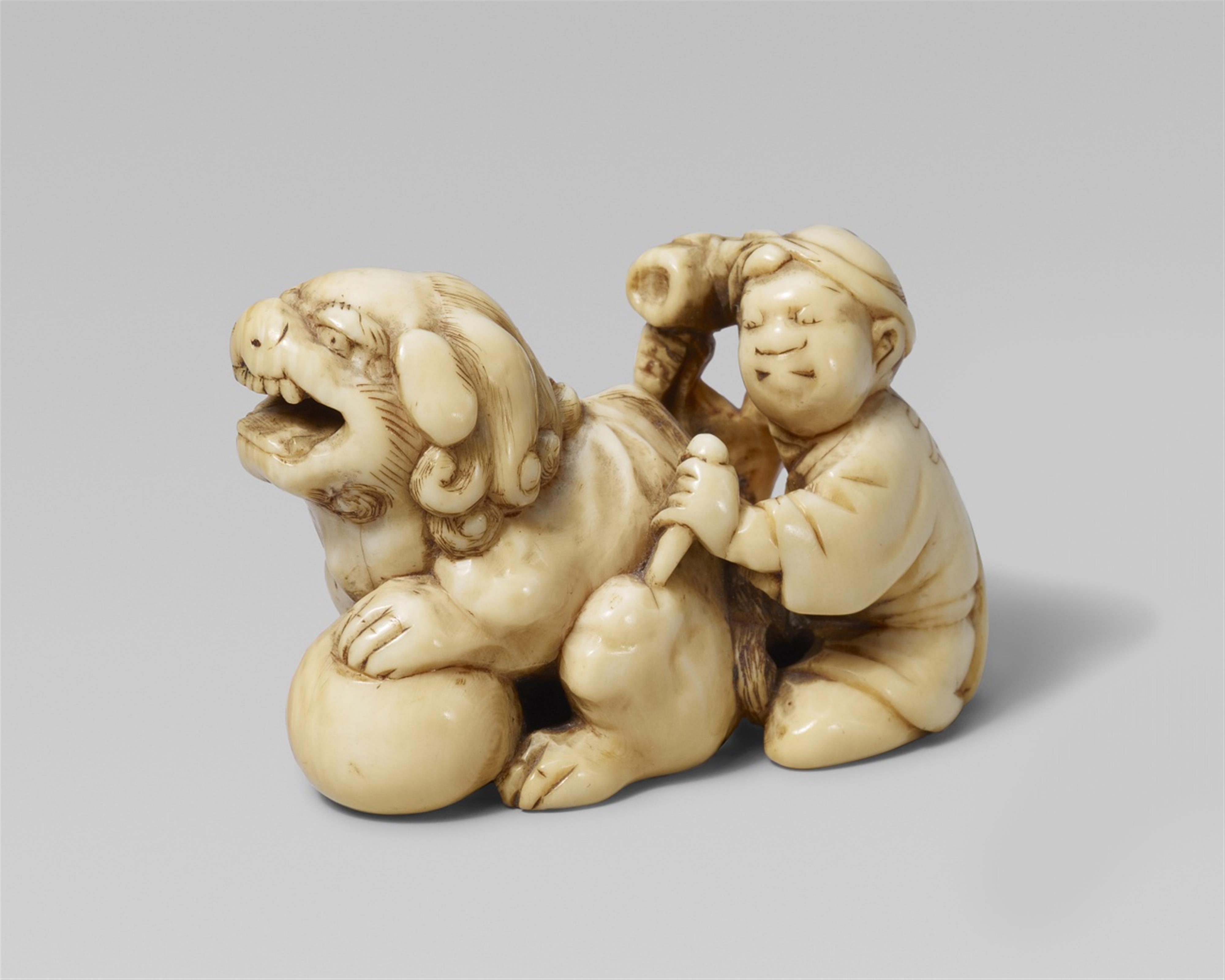 An ivory netsuke of a sculptor, by Sekkô. Mid-19th century - image-1