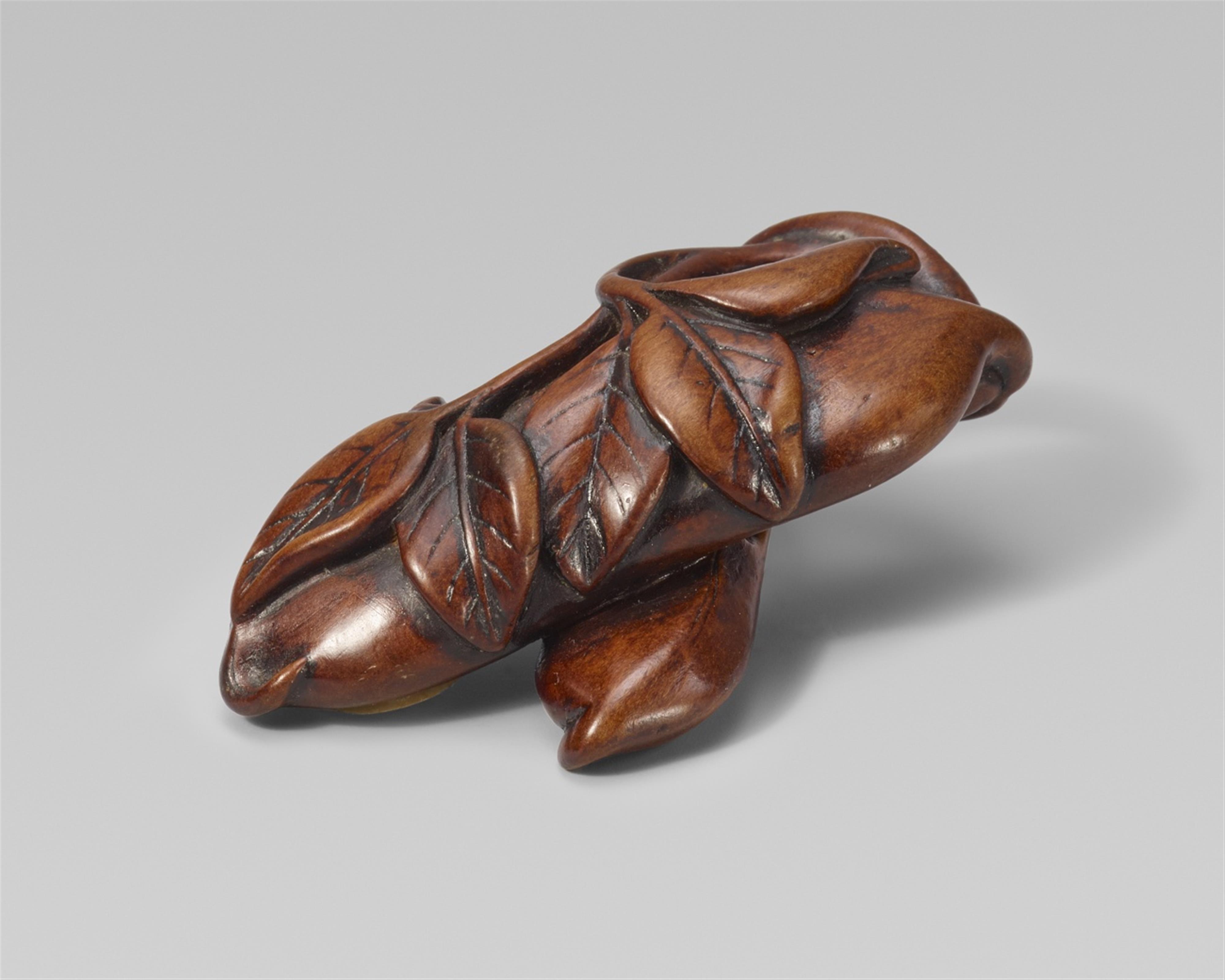 A wood netsuke of two bean pods. 19th century - image-1
